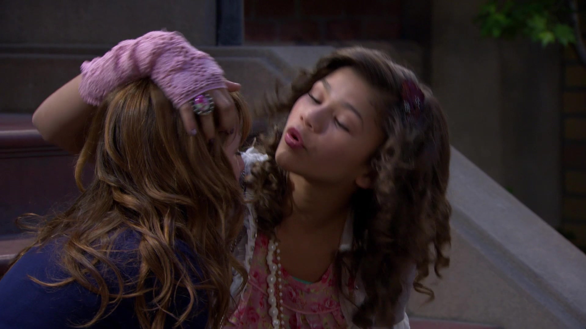 Shake_It_Up_S01E04_1080p_BTD_002776.jpg Shake_It_Up_S01E04_1080p_BTD_002776.jpg