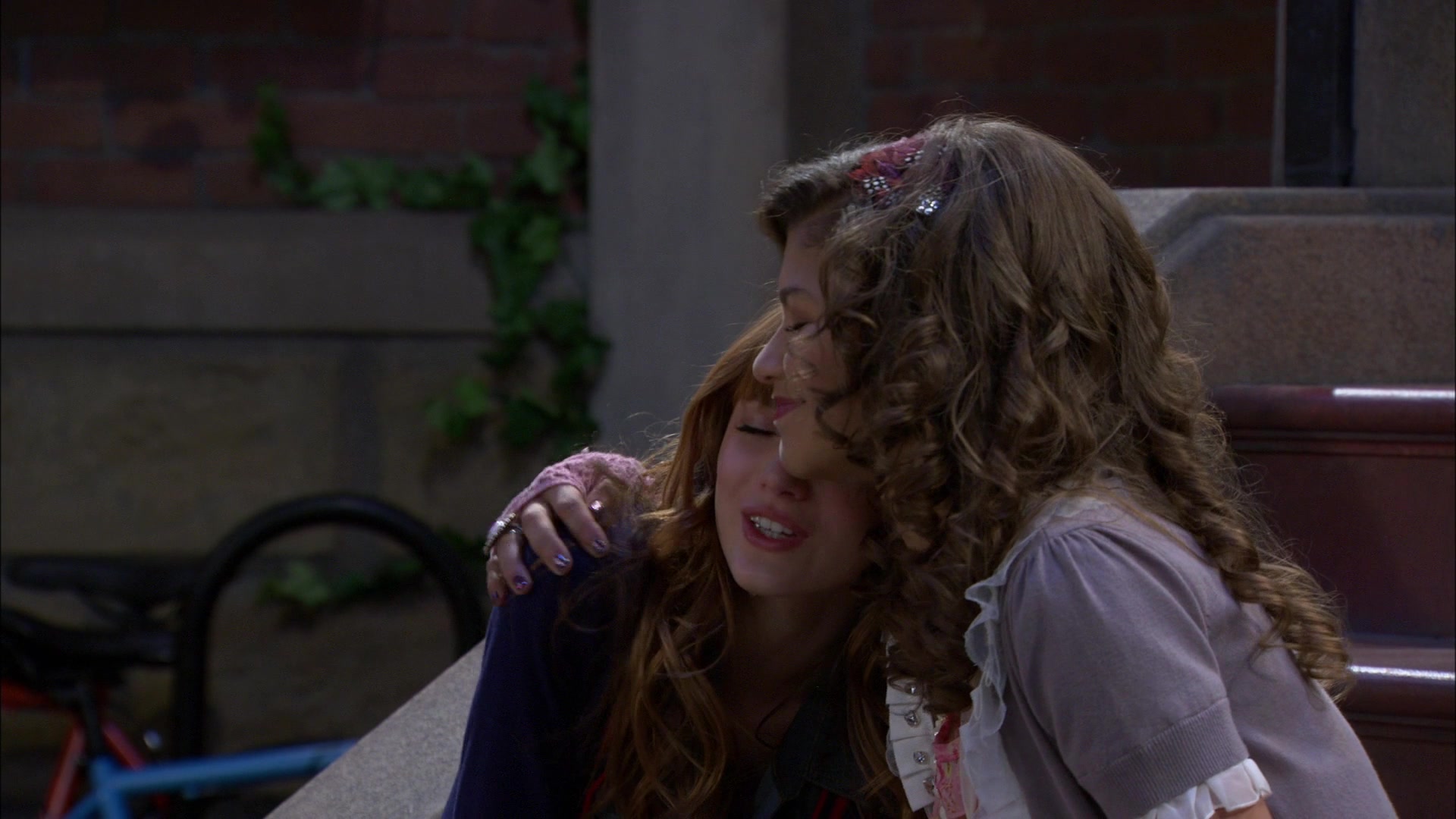 Shake_It_Up_S01E04_1080p_BTD_002879.jpg Shake_It_Up_S01E04_1080p_BTD_002879.jpg