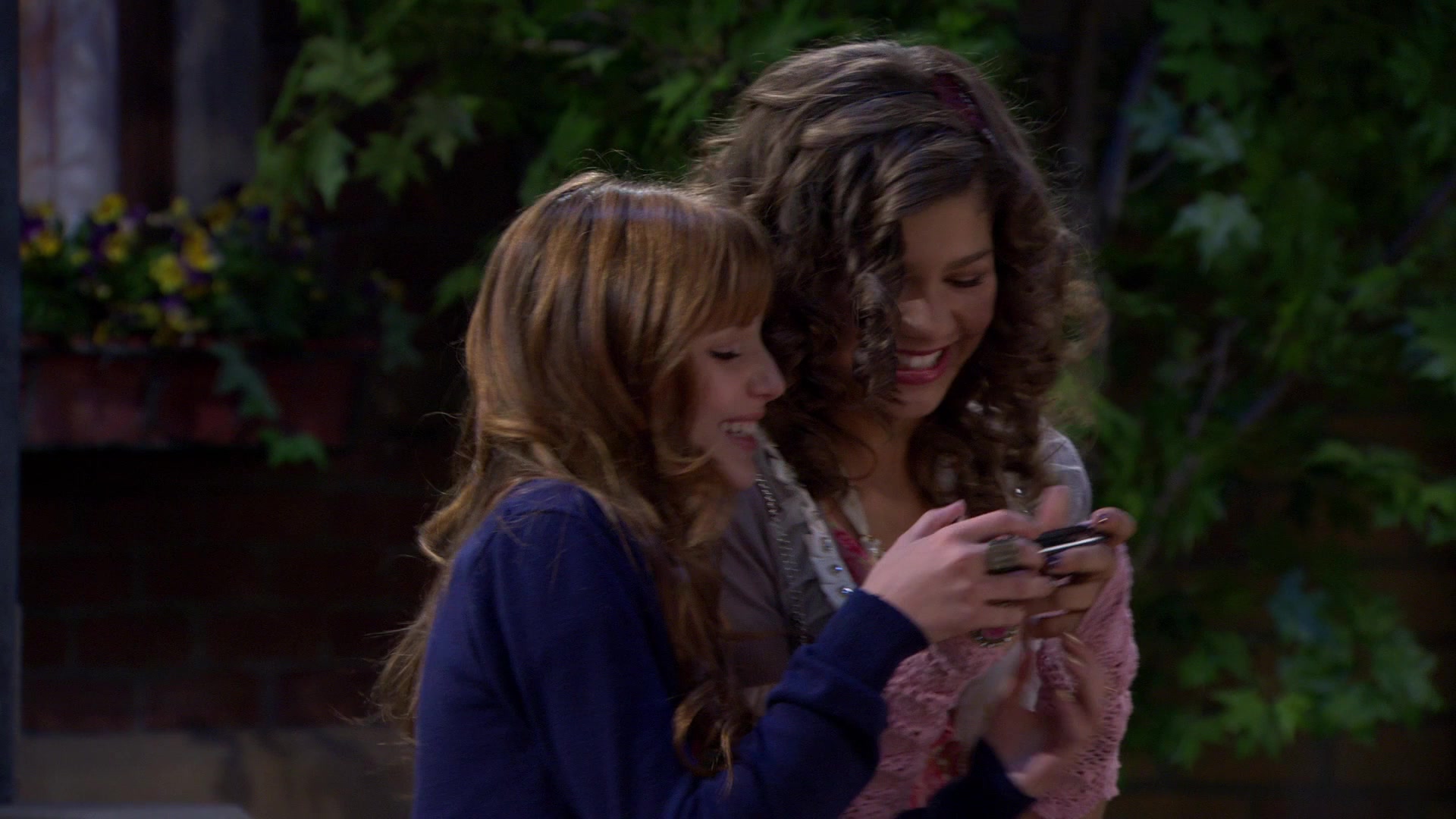 Shake_It_Up_S01E04_1080p_BTD_002908.jpg