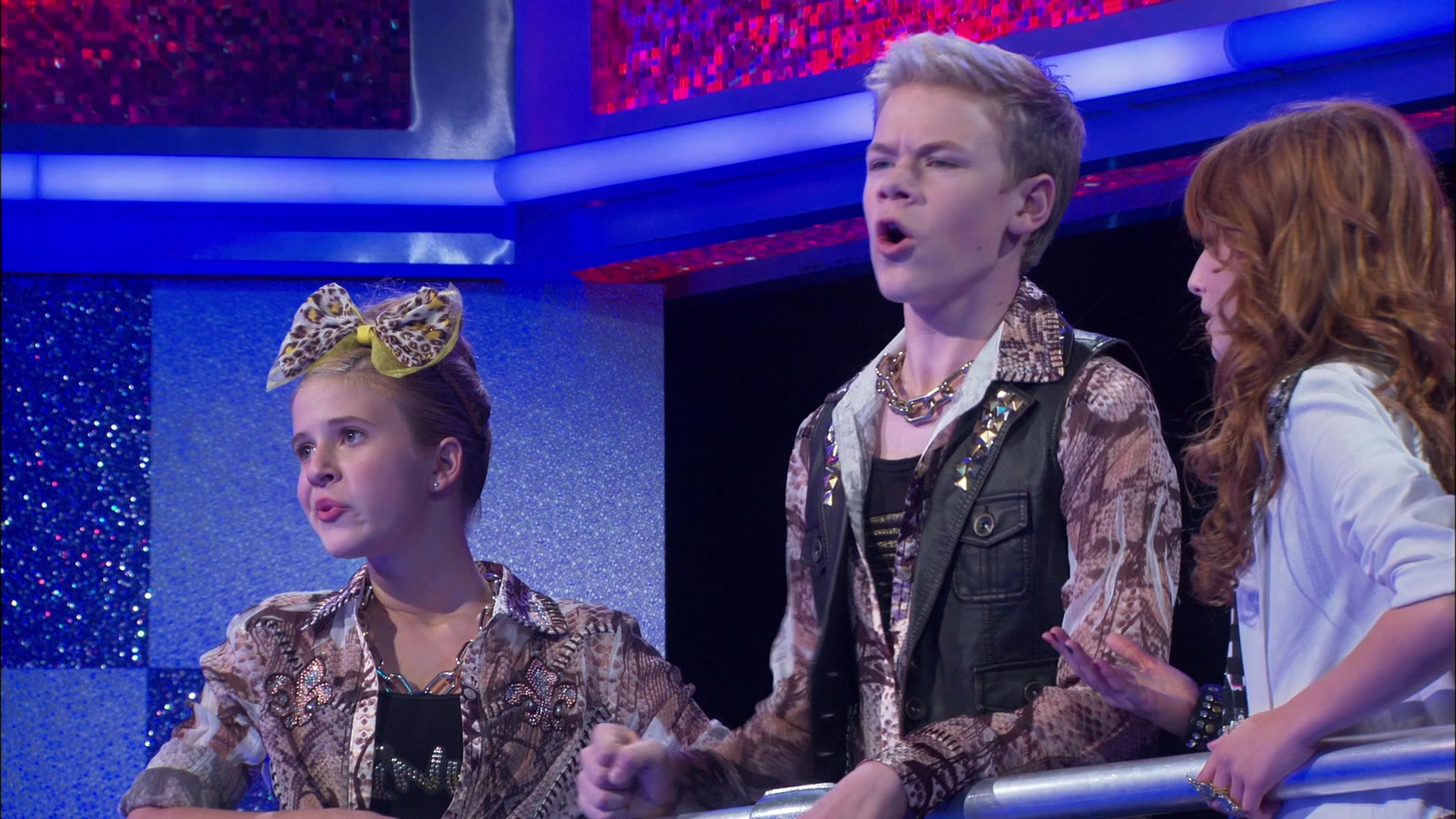 Shake_It_Up_S01E05_1080p_BTD_000077.jpg Shake_It_Up_S01E05_1080p_BTD_000077.jpg