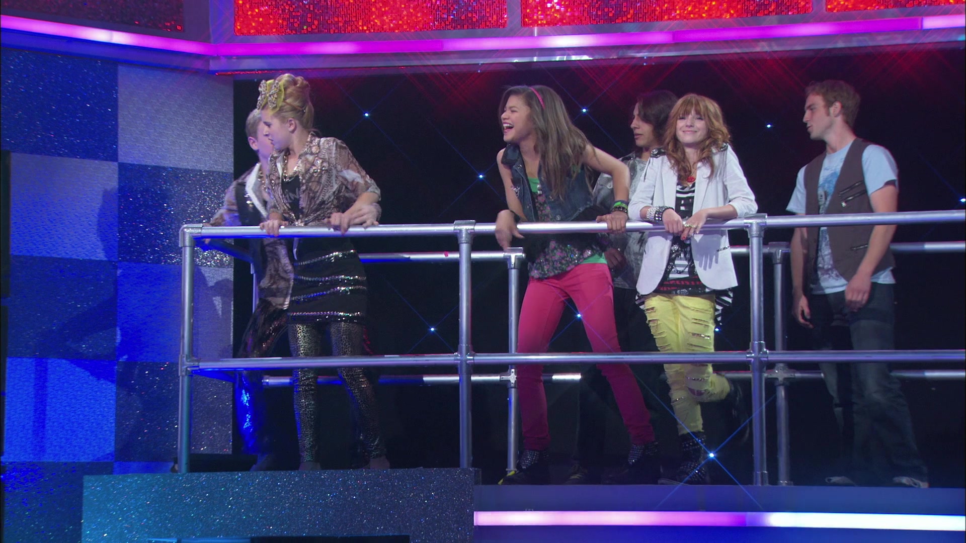 Shake_It_Up_S01E05_1080p_BTD_000153.jpg