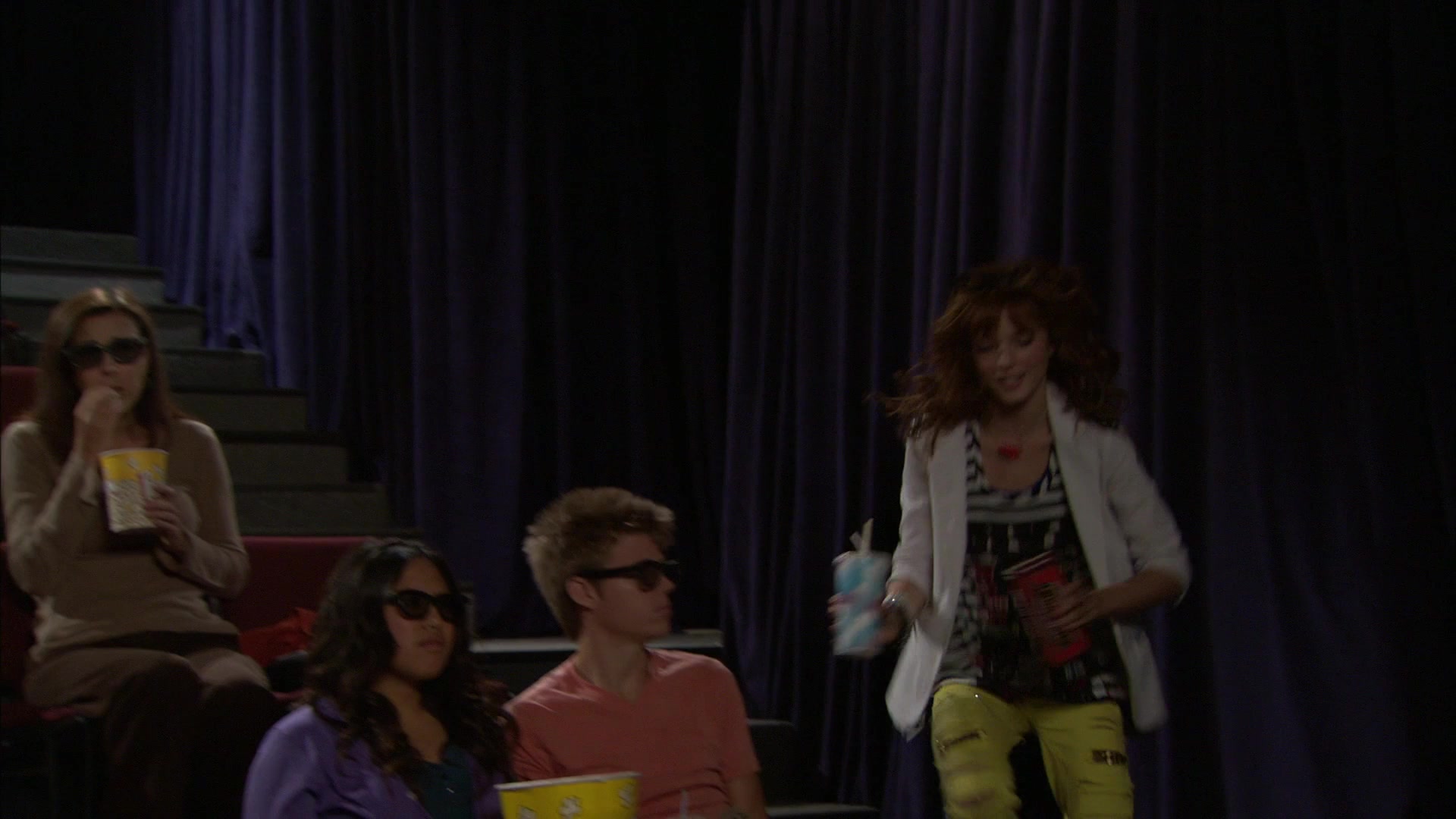 Shake_It_Up_S01E05_1080p_BTD_000926.jpg Shake_It_Up_S01E05_1080p_BTD_000926.jpg