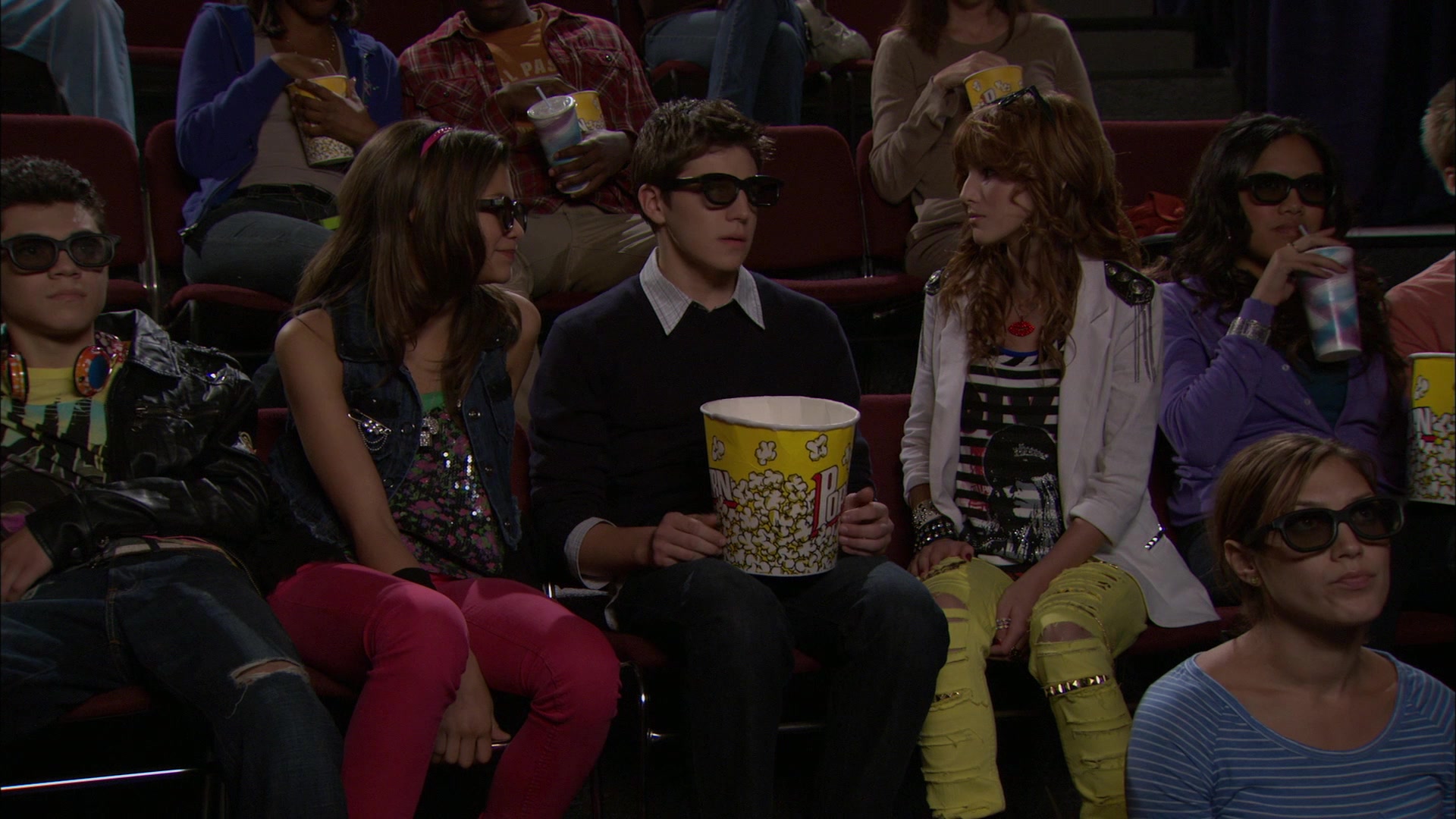 Shake_It_Up_S01E05_1080p_BTD_001090.jpg Shake_It_Up_S01E05_1080p_BTD_001090.jpg