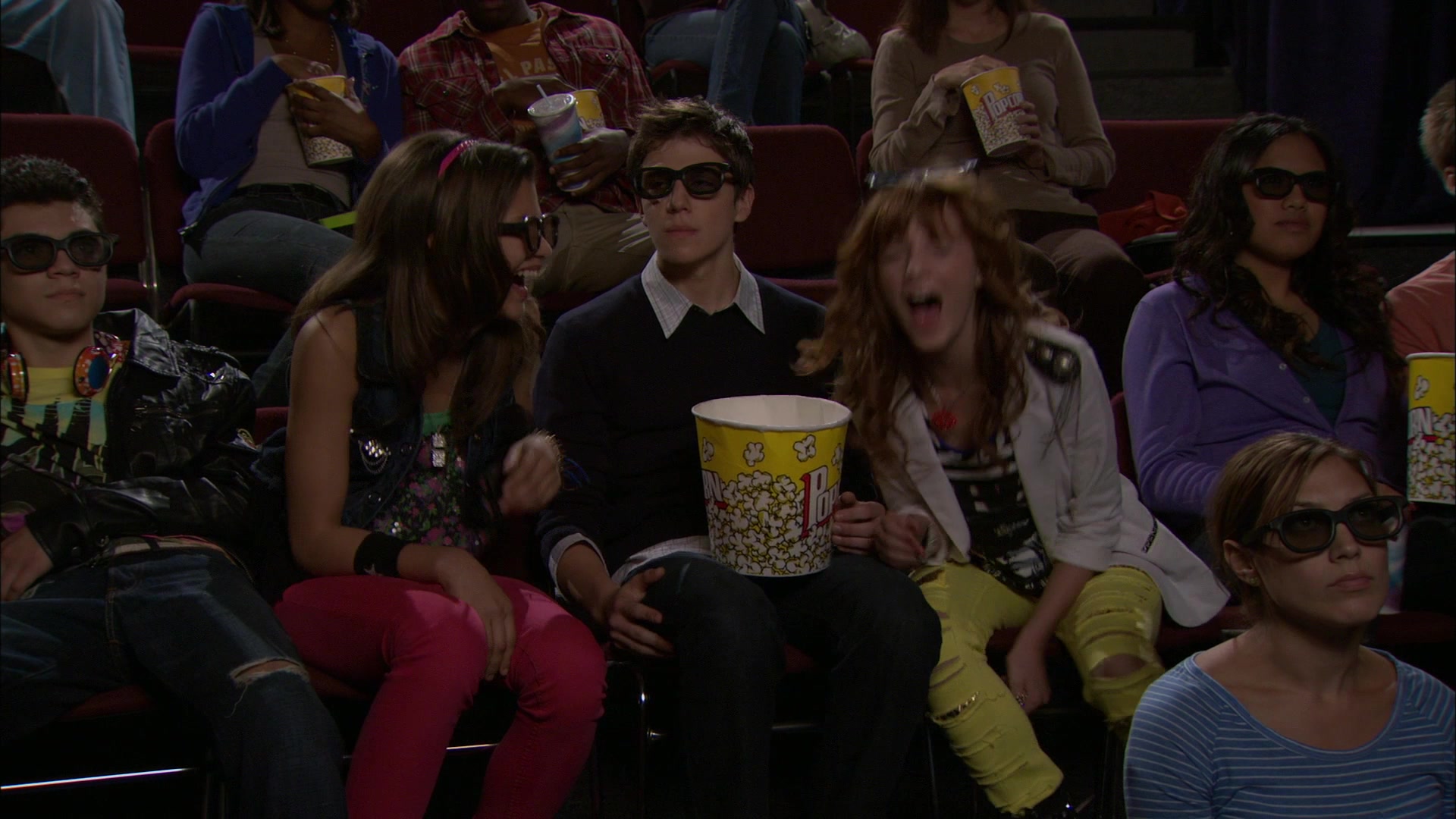 Shake_It_Up_S01E05_1080p_BTD_001093.jpg Shake_It_Up_S01E05_1080p_BTD_001093.jpg