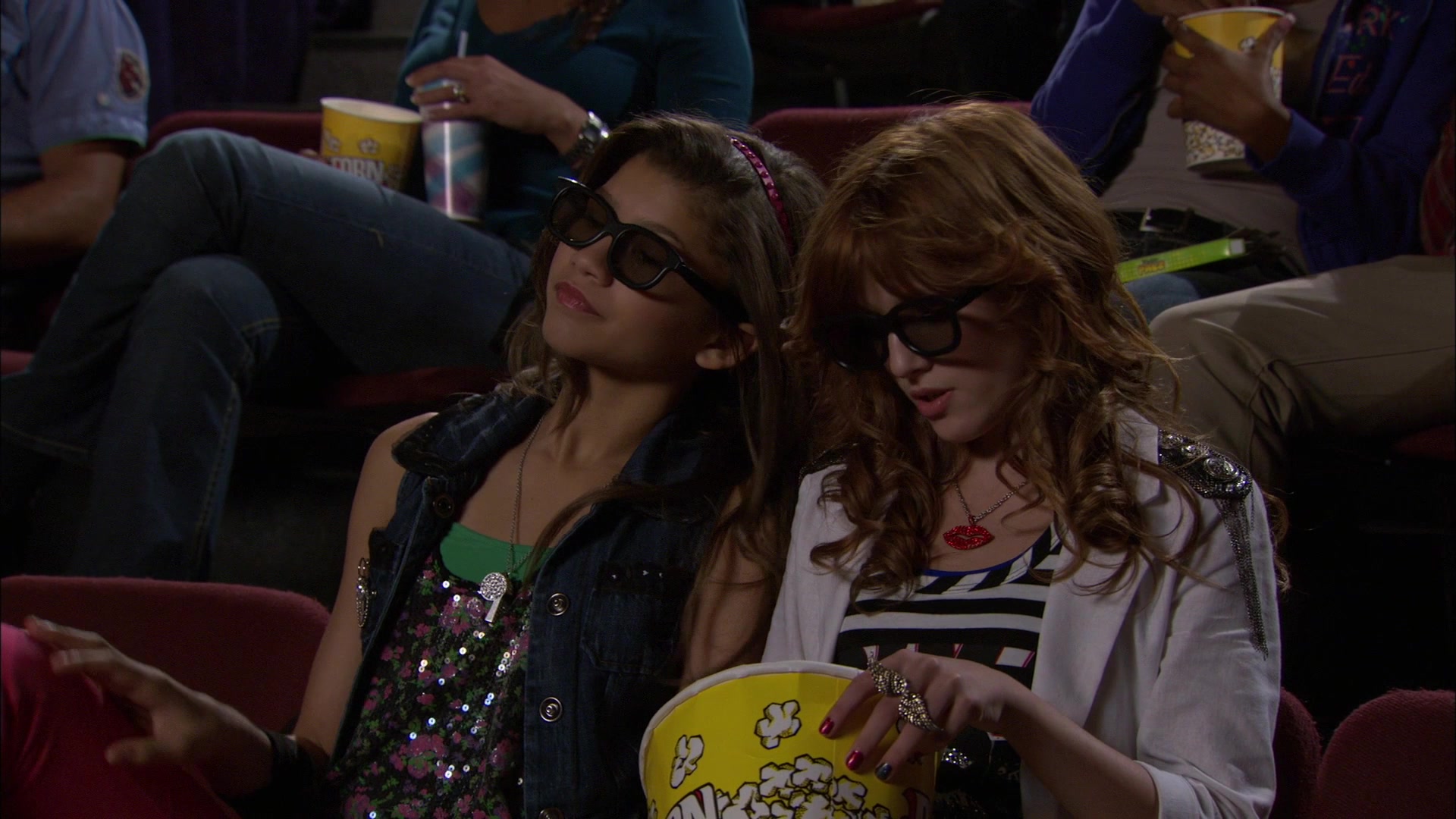 Shake_It_Up_S01E05_1080p_BTD_001149.jpg Shake_It_Up_S01E05_1080p_BTD_001149.jpg