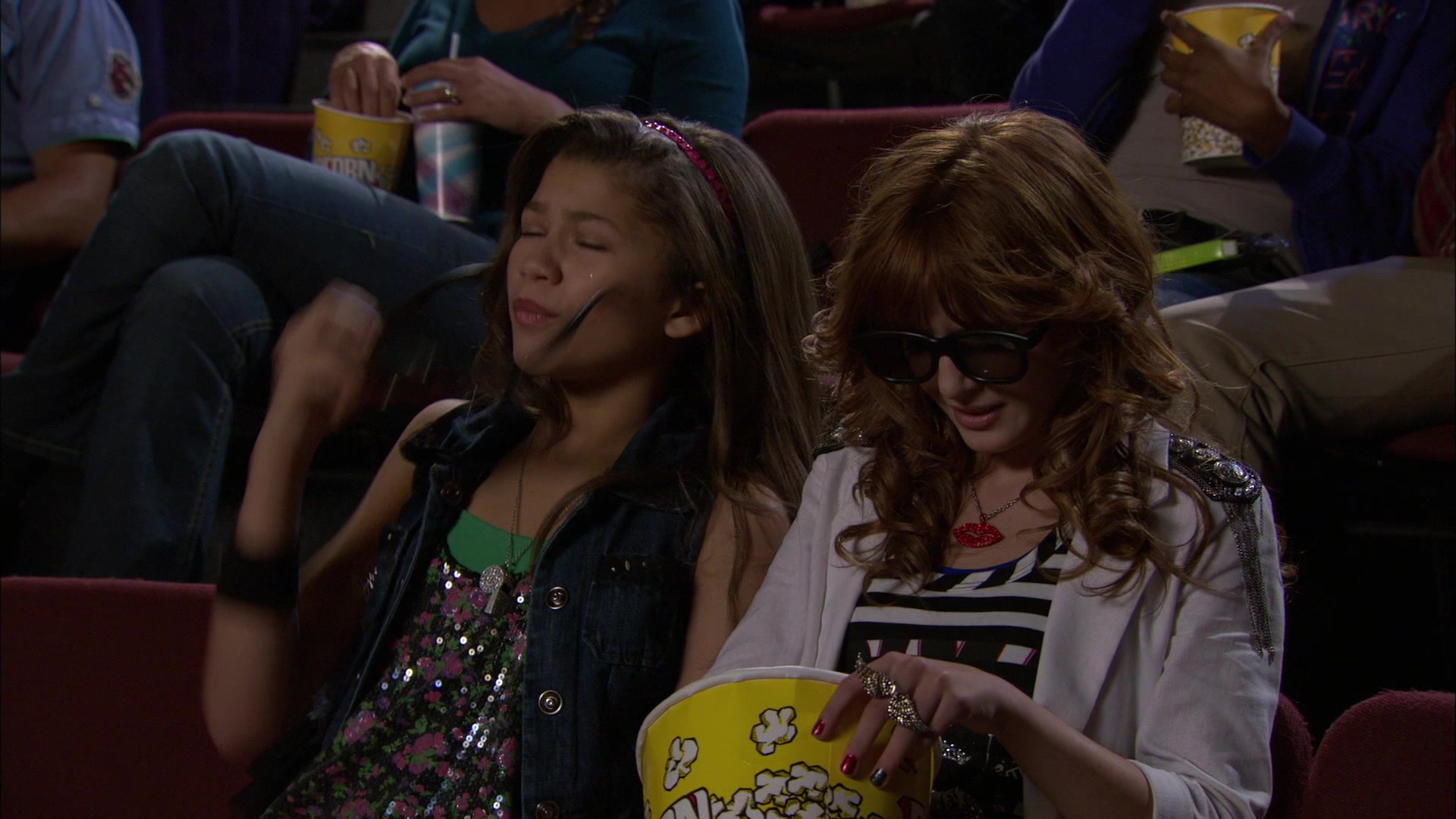 Shake_It_Up_S01E05_1080p_BTD_001153.jpg Shake_It_Up_S01E05_1080p_BTD_001153.jpg