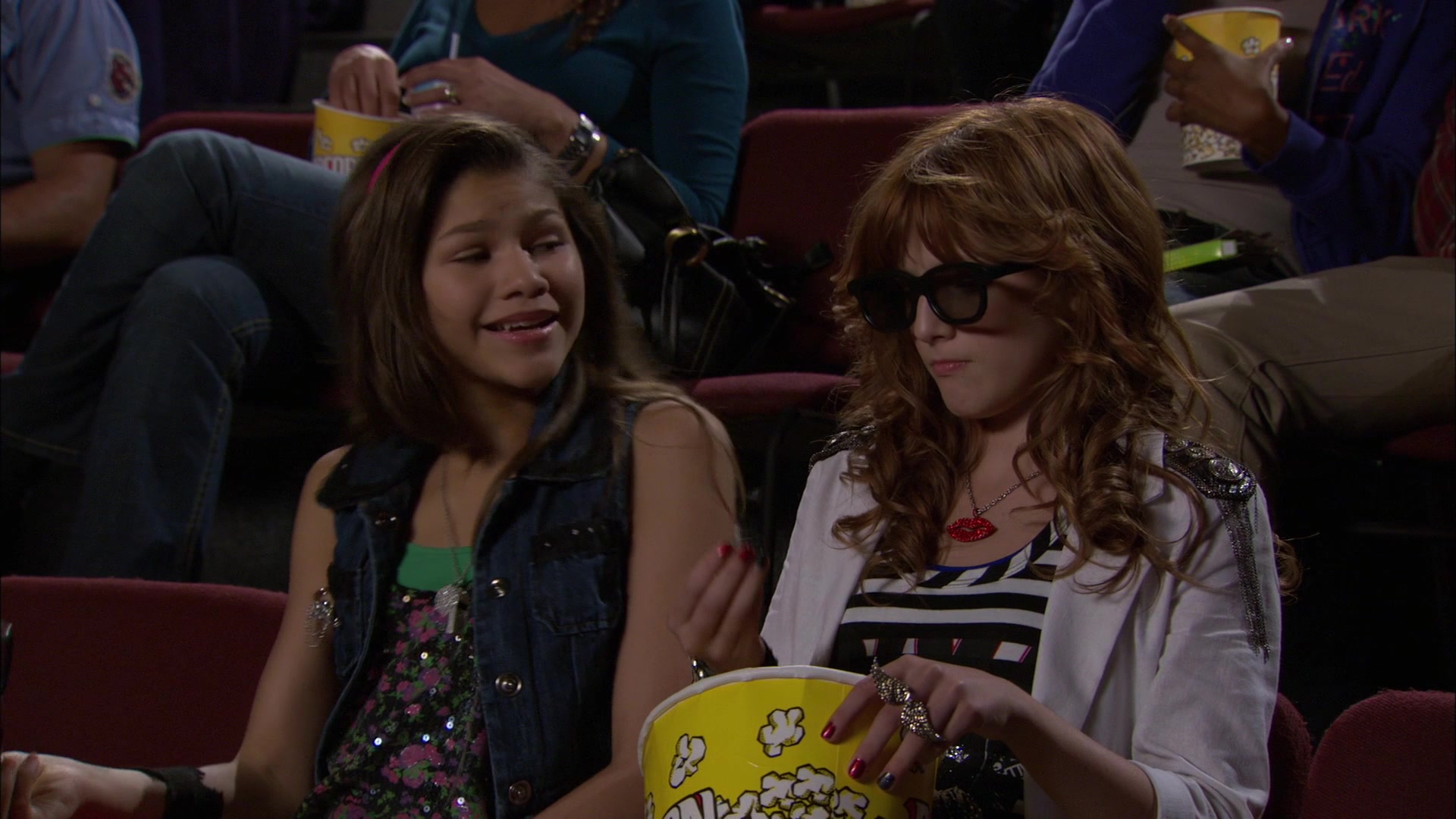 Shake_It_Up_S01E05_1080p_BTD_001155.jpg