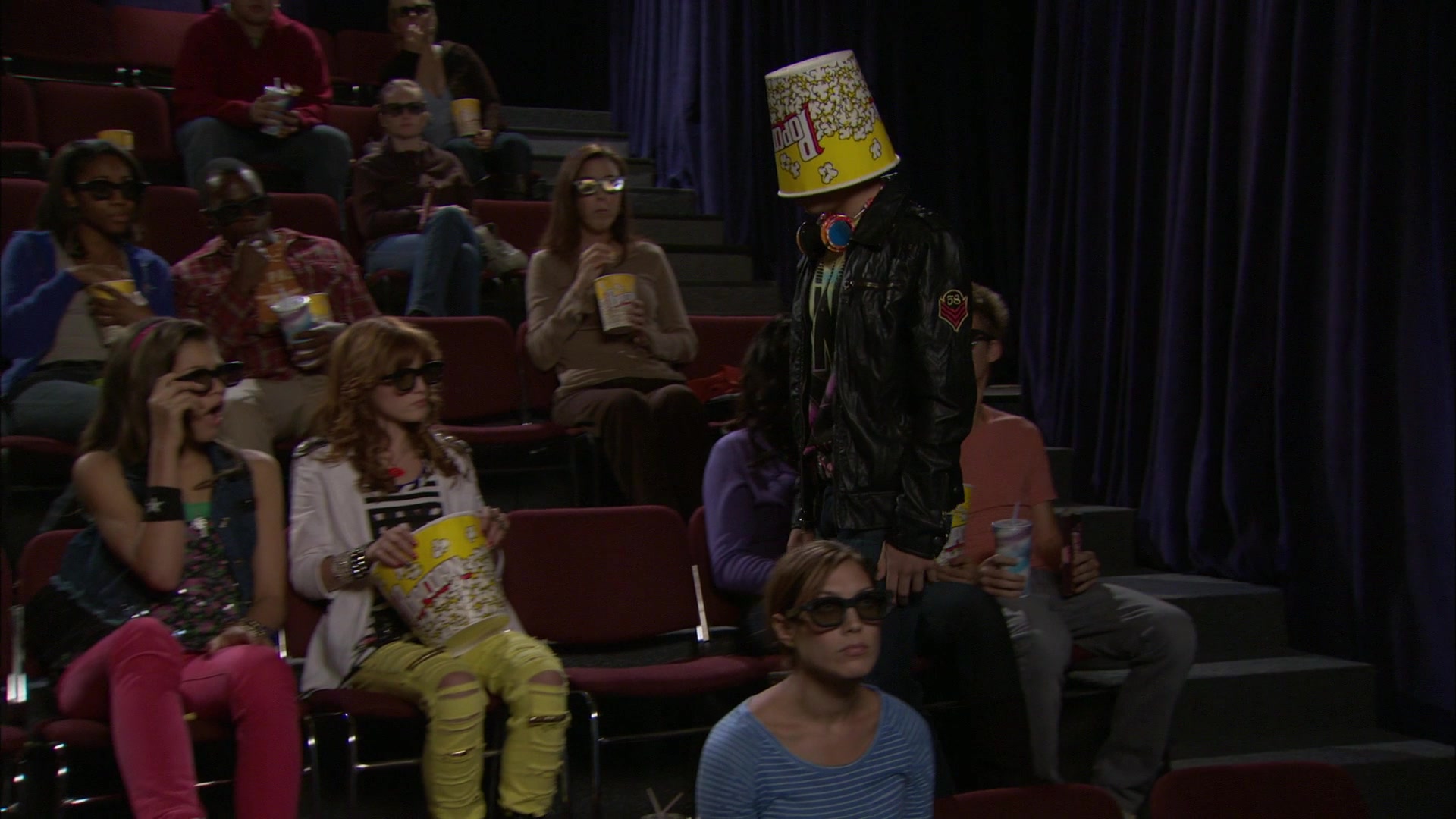 Shake_It_Up_S01E05_1080p_BTD_001174.jpg Shake_It_Up_S01E05_1080p_BTD_001174.jpg