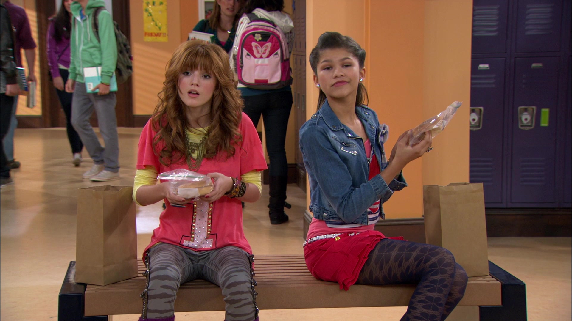 Shake_It_Up_S01E05_1080p_BTD_001214.jpg Shake_It_Up_S01E05_1080p_BTD_001214.jpg
