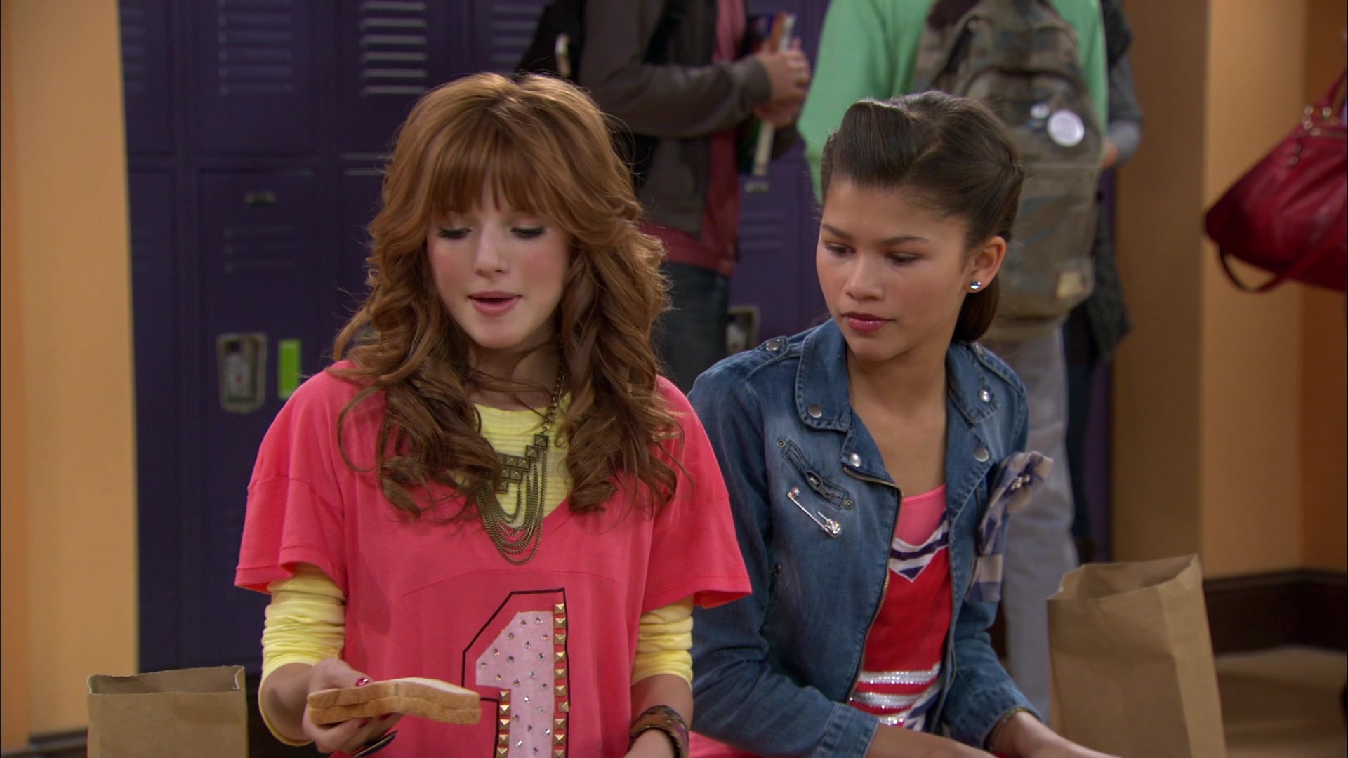 Shake_It_Up_S01E05_1080p_BTD_001241.jpg Shake_It_Up_S01E05_1080p_BTD_001241.jpg