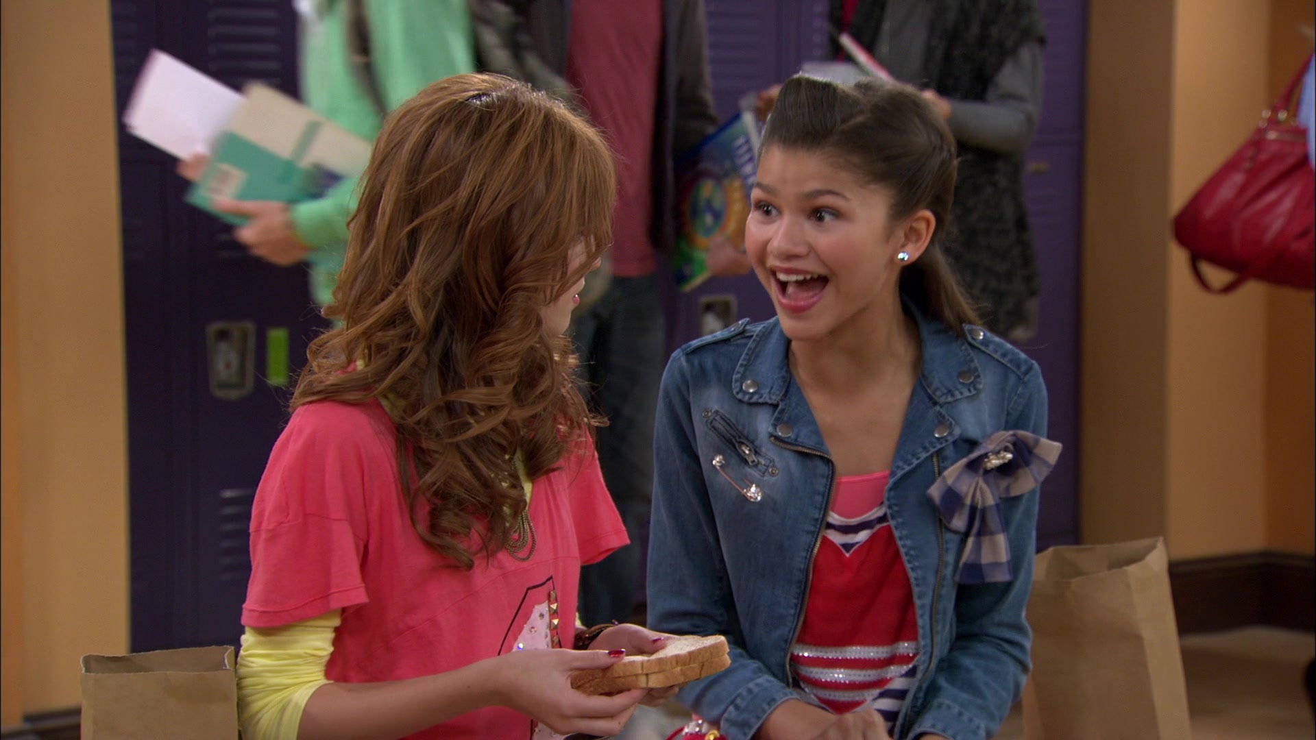 Shake_It_Up_S01E05_1080p_BTD_001253.jpg