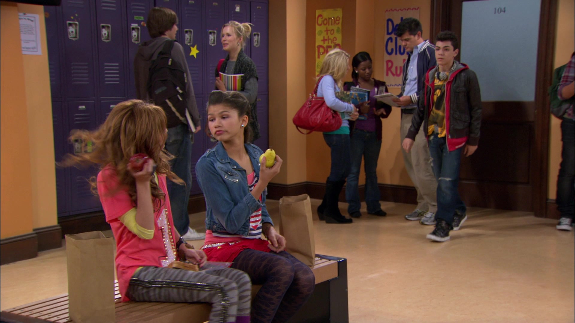 Shake_It_Up_S01E05_1080p_BTD_001287.jpg Shake_It_Up_S01E05_1080p_BTD_001287.jpg