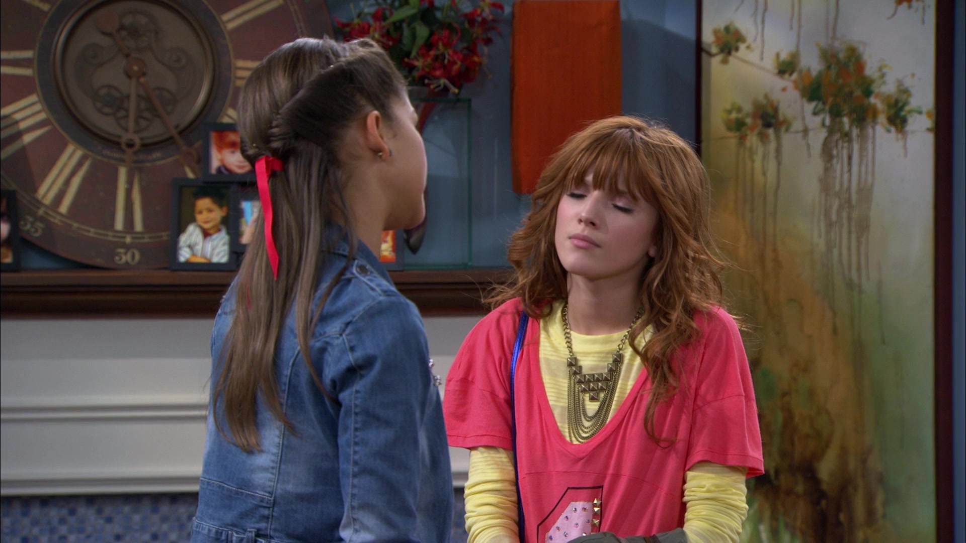 Shake_It_Up_S01E05_1080p_BTD_001699.jpg