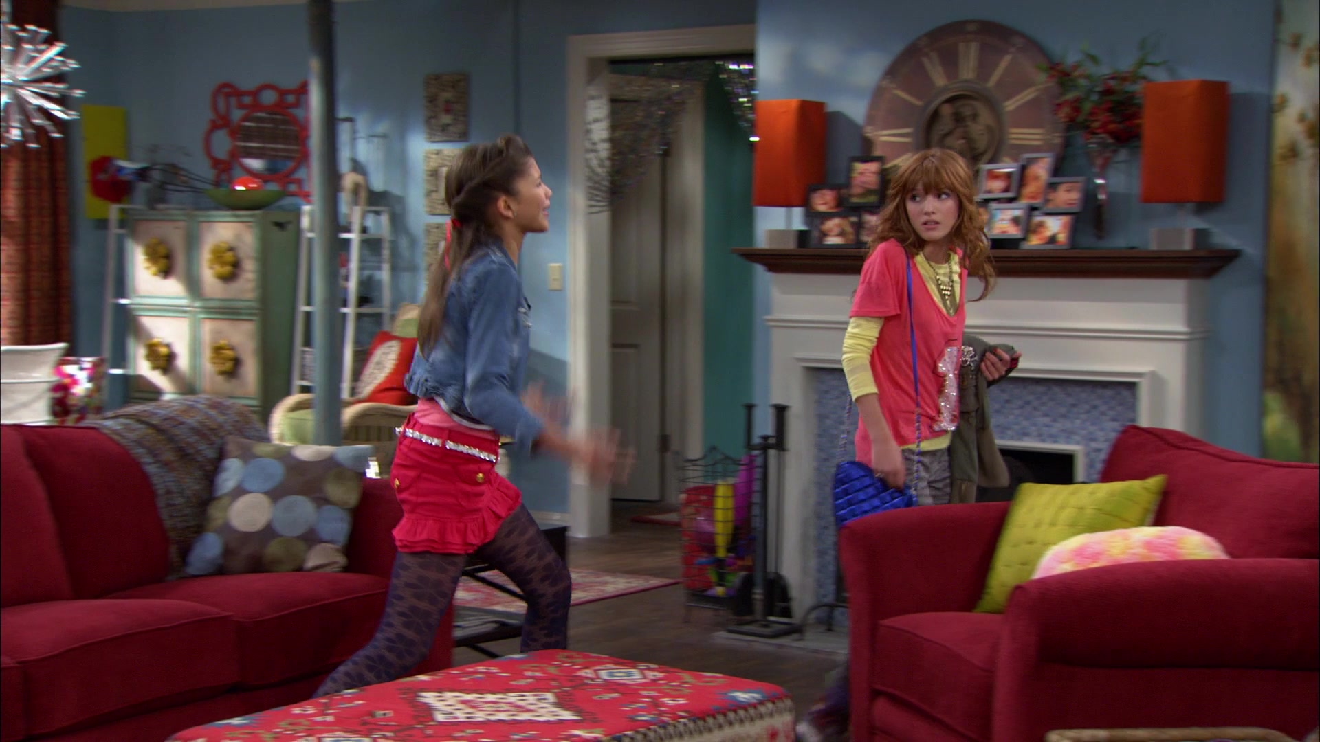 Shake_It_Up_S01E05_1080p_BTD_001765.jpg