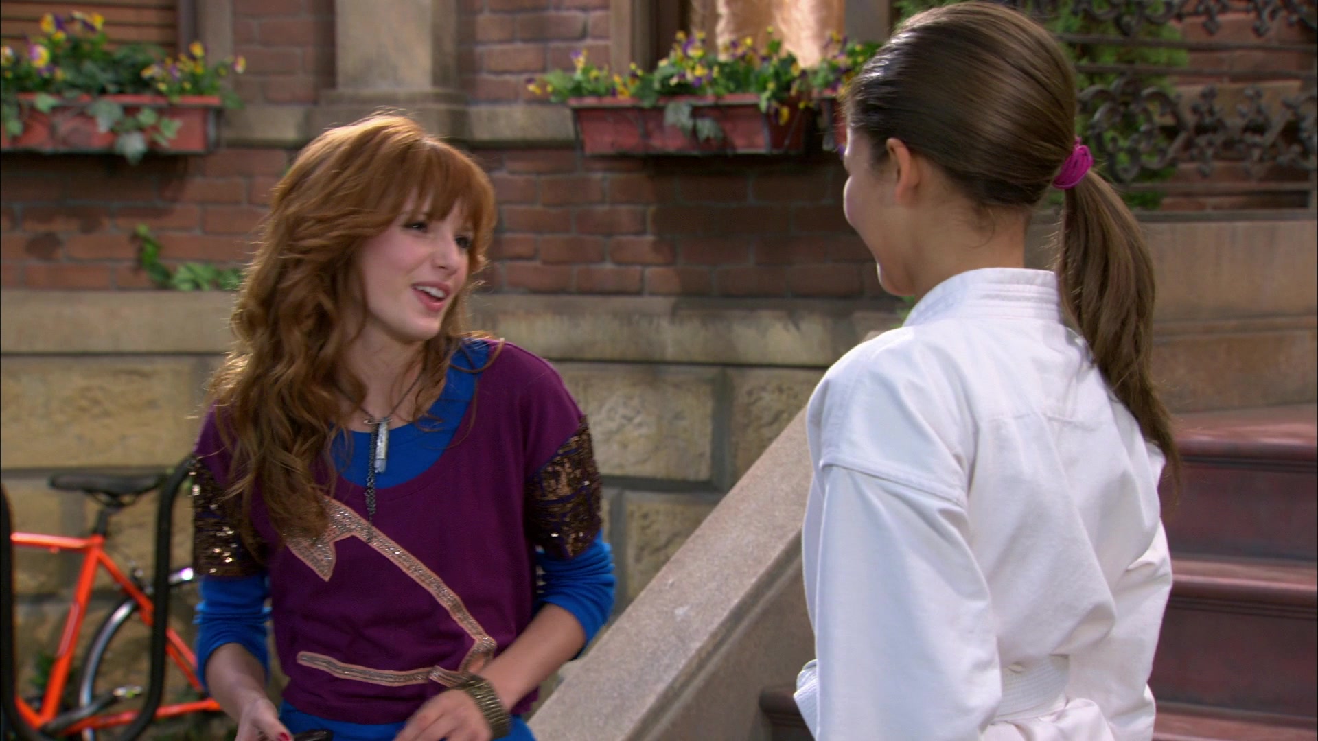 Shake_It_Up_S01E05_1080p_BTD_002216.jpg Shake_It_Up_S01E05_1080p_BTD_002216.jpg