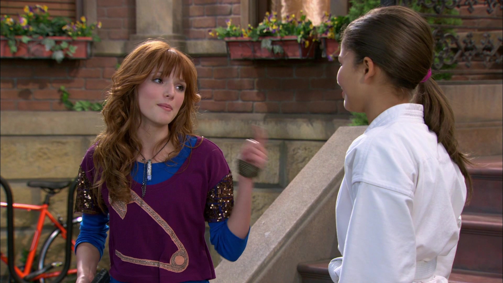 Shake_It_Up_S01E05_1080p_BTD_002223.jpg Shake_It_Up_S01E05_1080p_BTD_002223.jpg