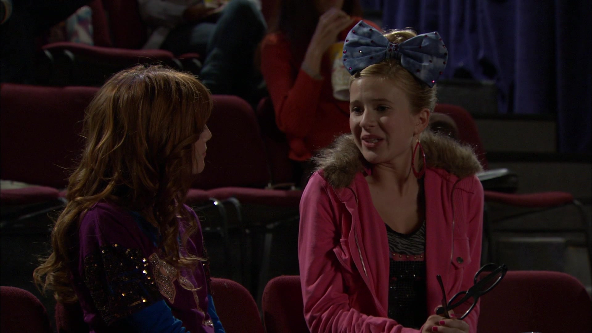 Shake_It_Up_S01E05_1080p_BTD_002319.jpg