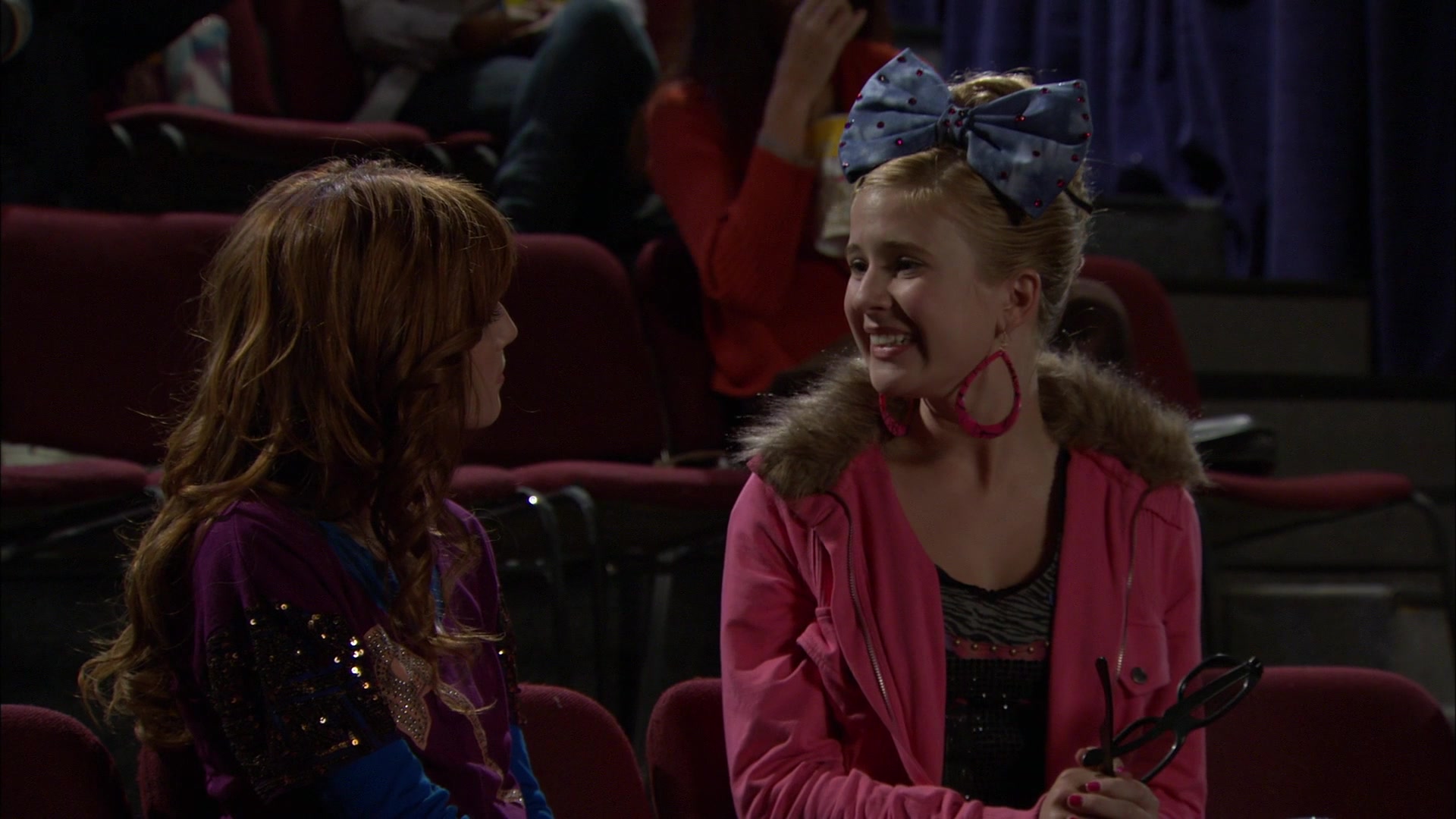 Shake_It_Up_S01E05_1080p_BTD_002320.jpg