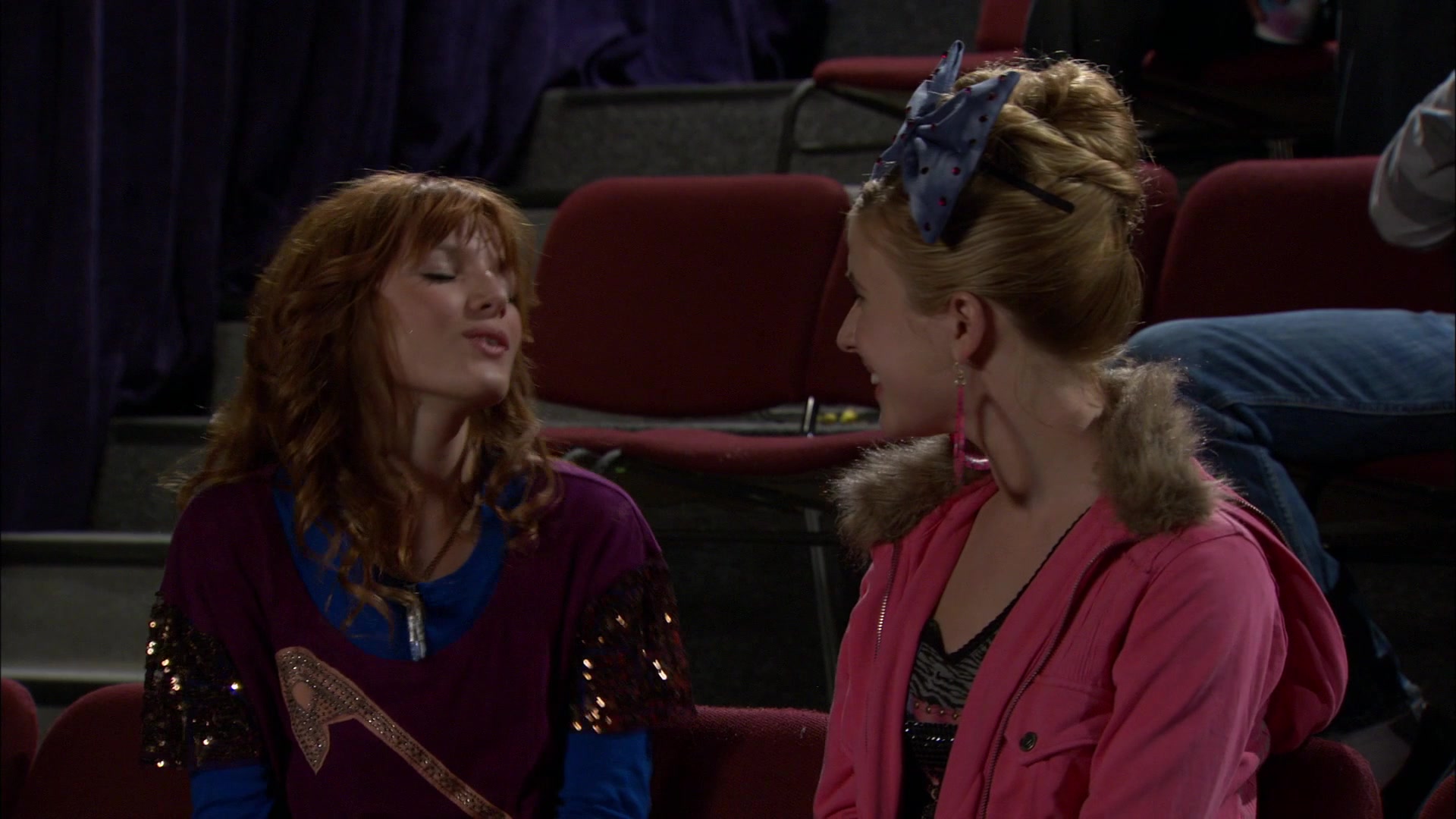 Shake_It_Up_S01E05_1080p_BTD_002330.jpg