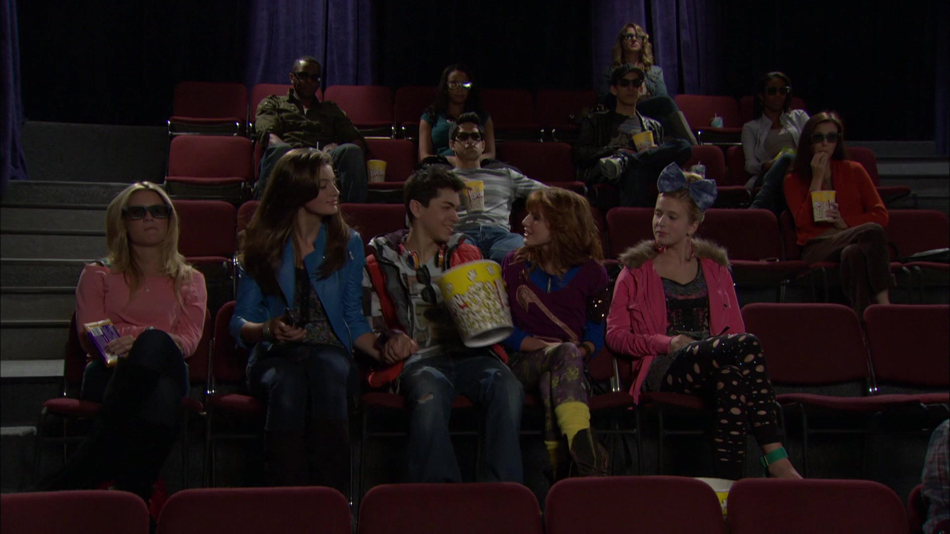 Shake_It_Up_S01E05_1080p_BTD_002396.jpg