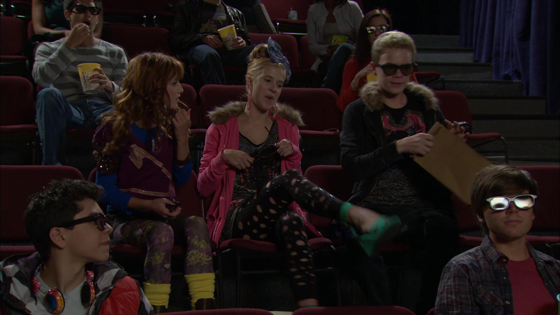 Shake_It_Up_S01E05_1080p_BTD_002434.jpg