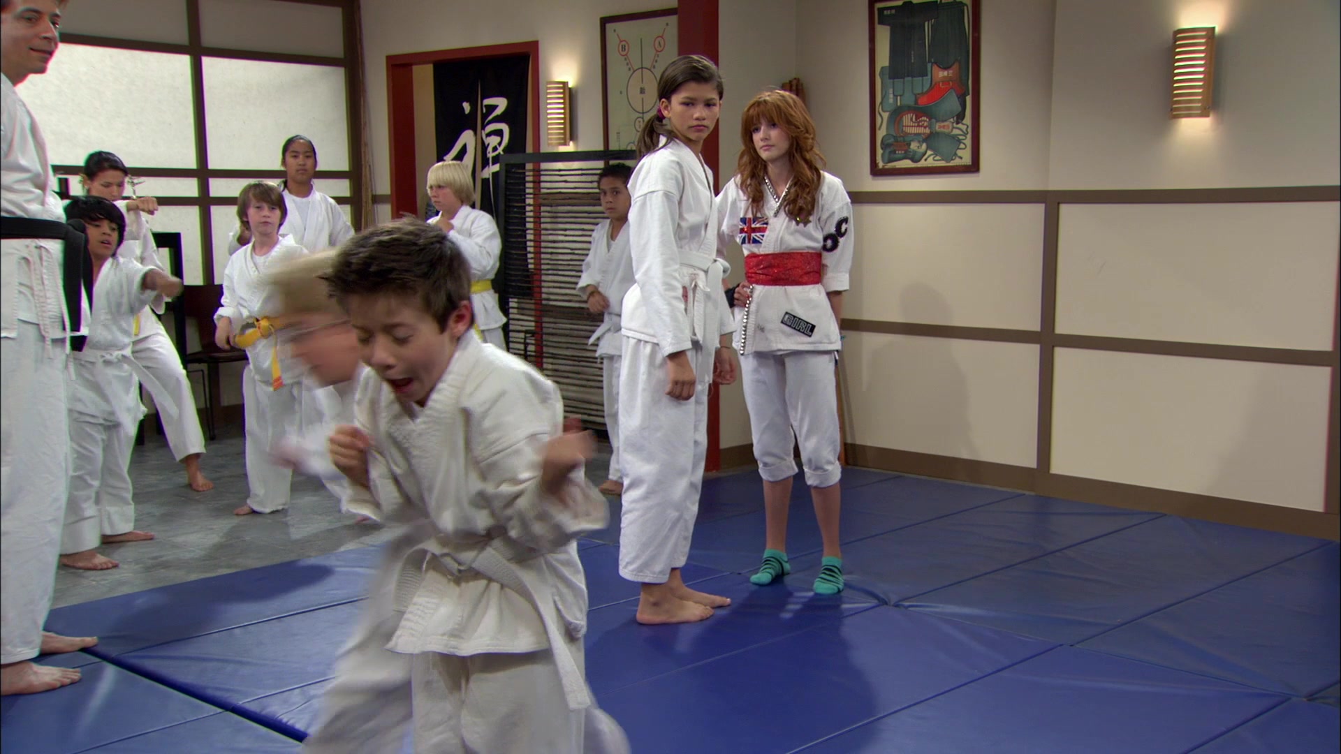 Shake_It_Up_S01E05_1080p_BTD_002948.jpg
