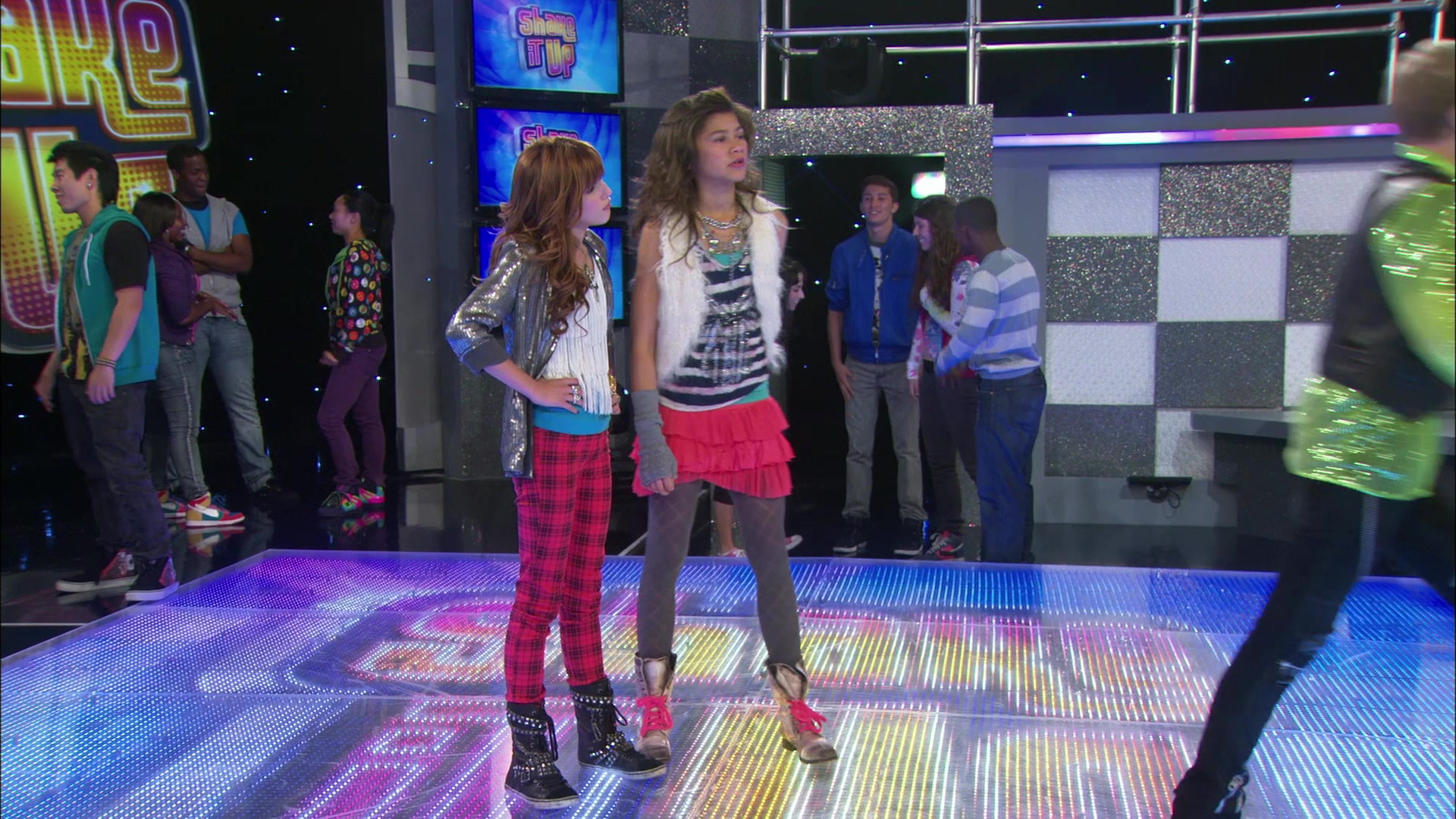 Shake_It_Up_S01E06_1080p_BTD_000327.jpg Shake_It_Up_S01E06_1080p_BTD_000327.jpg