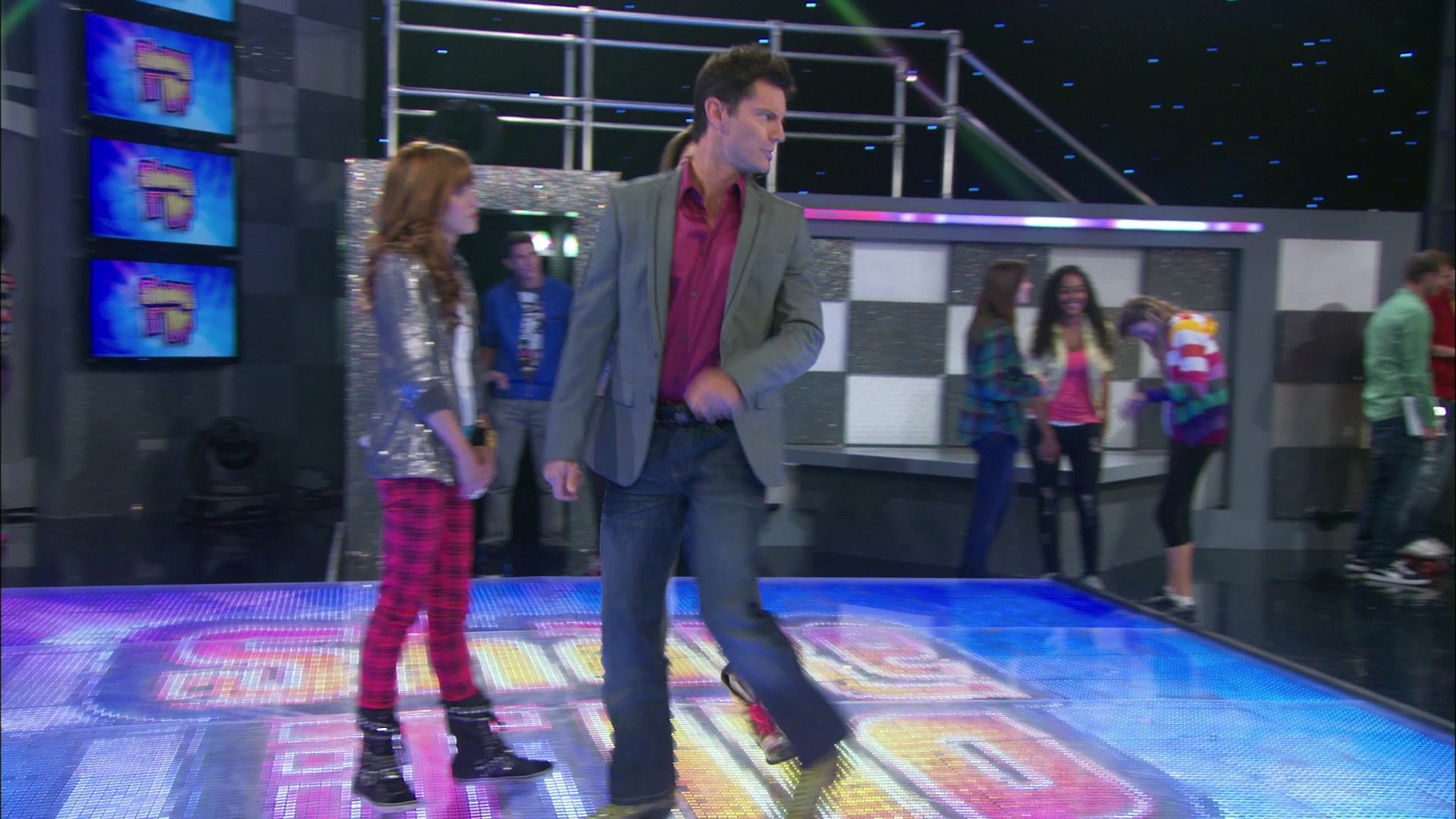 Shake_It_Up_S01E06_1080p_BTD_000352.jpg Shake_It_Up_S01E06_1080p_BTD_000352.jpg
