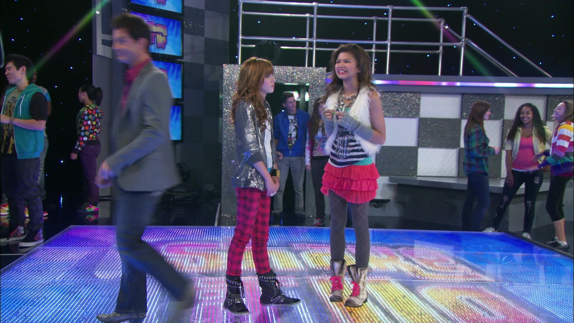 Shake_It_Up_S01E06_1080p_BTD_000354.jpg