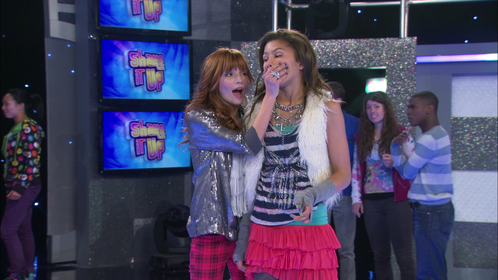 Shake_It_Up_S01E06_1080p_BTD_000365.jpg Shake_It_Up_S01E06_1080p_BTD_000365.jpg