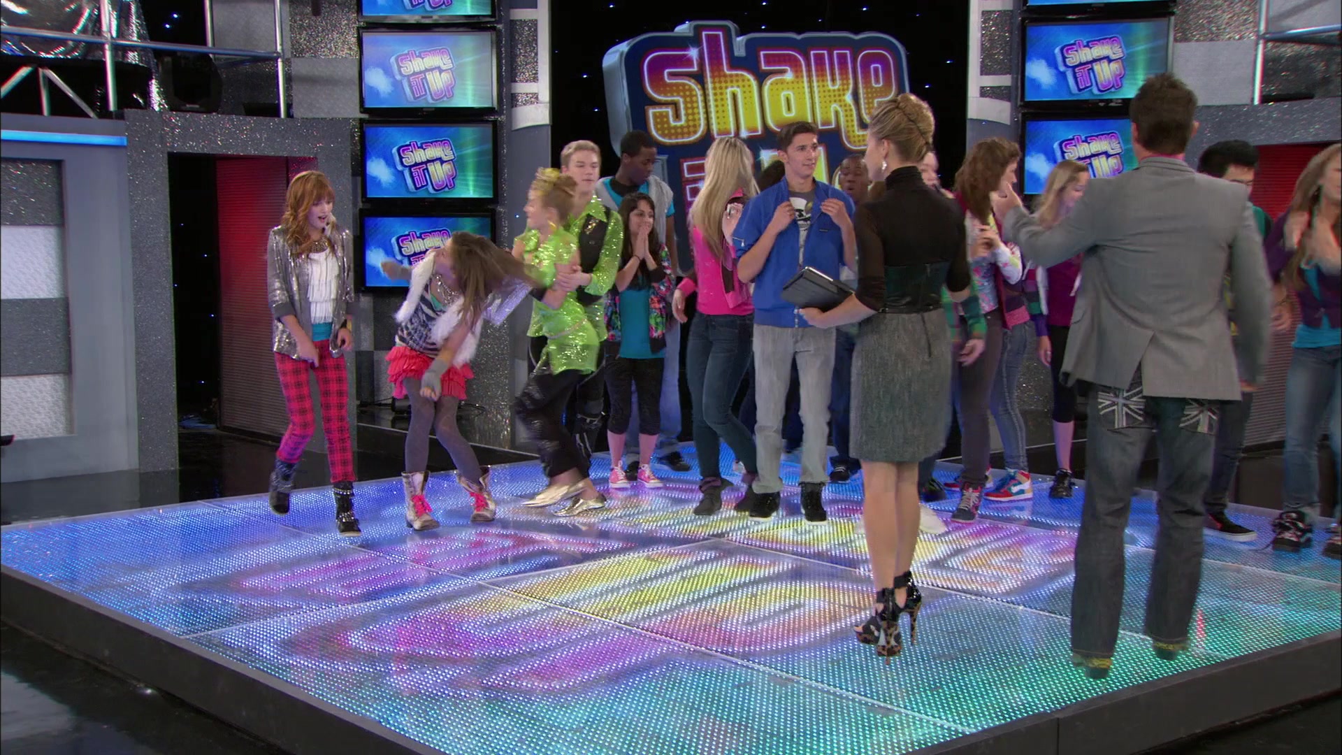 Shake_It_Up_S01E06_1080p_BTD_000643.jpg Shake_It_Up_S01E06_1080p_BTD_000643.jpg