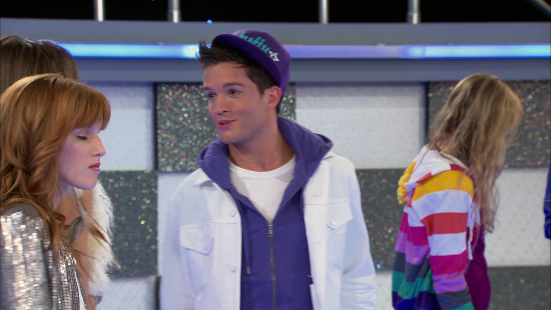 Shake_It_Up_S01E06_1080p_BTD_000825.jpg