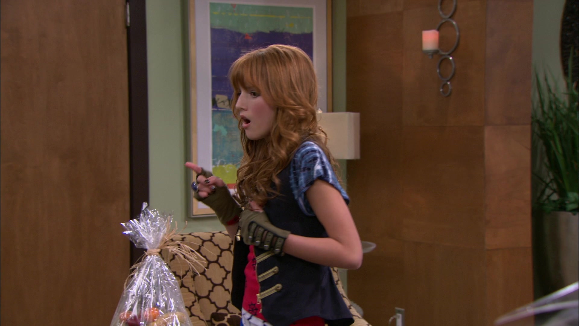 Shake_It_Up_S01E06_1080p_BTD_001259.jpg