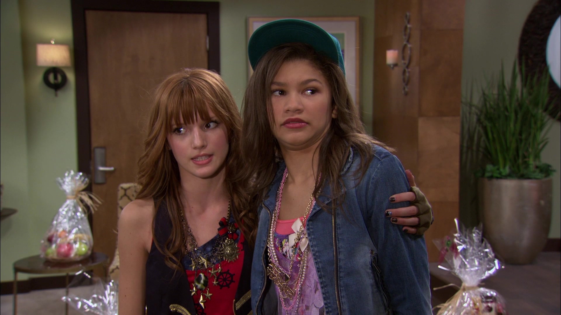 Shake_It_Up_S01E06_1080p_BTD_001696.jpg Shake_It_Up_S01E06_1080p_BTD_001696.jpg