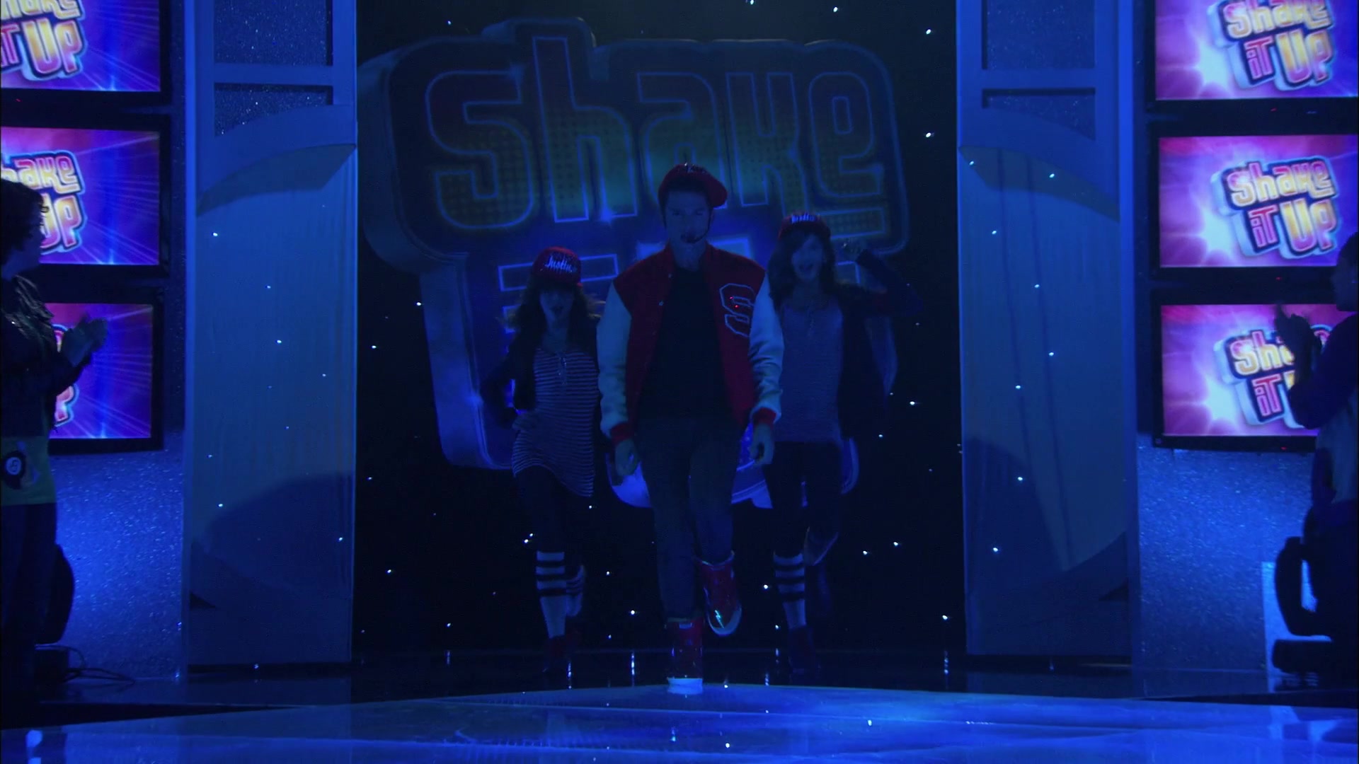 Shake_It_Up_S01E06_1080p_BTD_002051.jpg Shake_It_Up_S01E06_1080p_BTD_002051.jpg