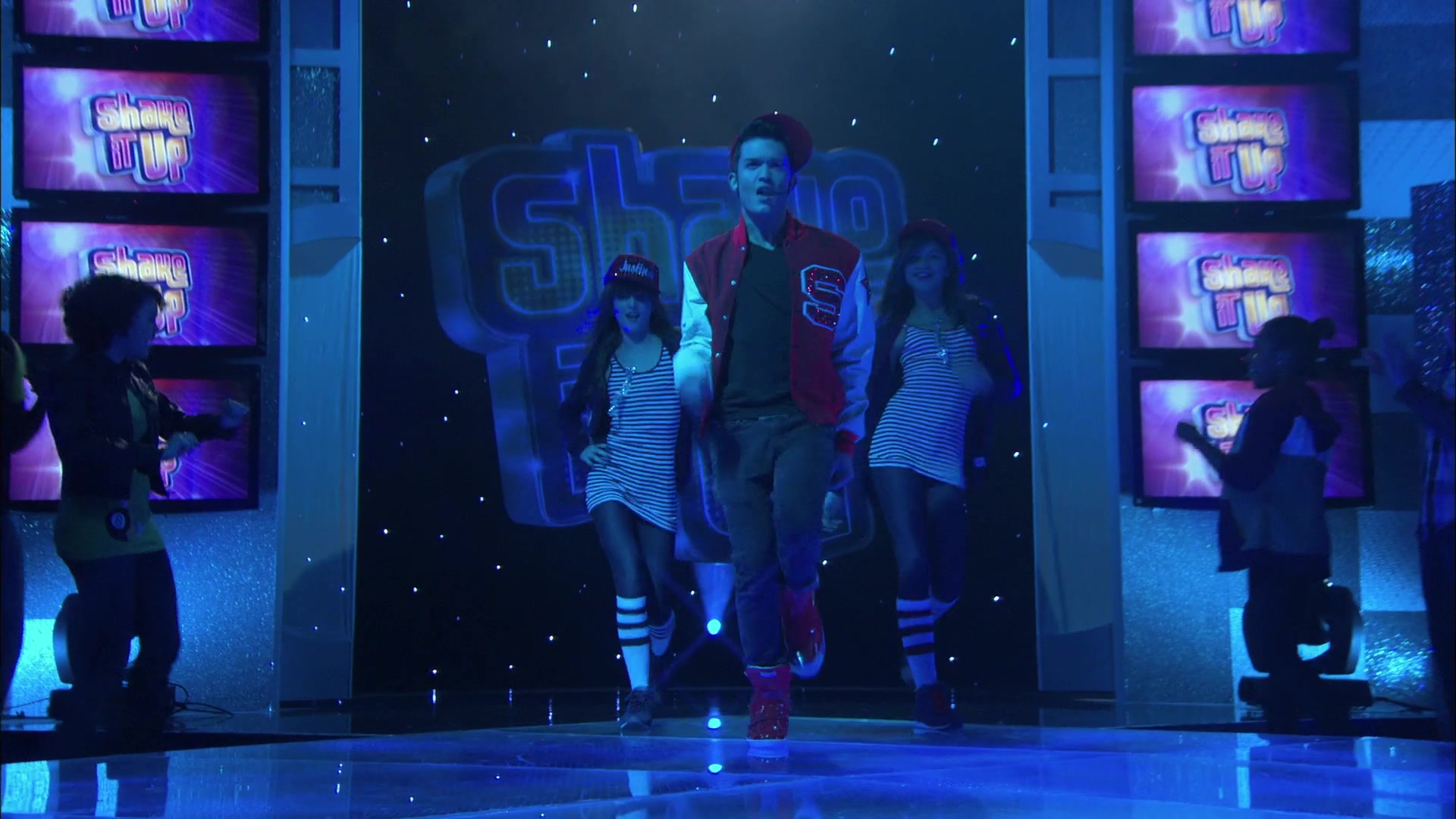 Shake_It_Up_S01E06_1080p_BTD_002053.jpg Shake_It_Up_S01E06_1080p_BTD_002053.jpg