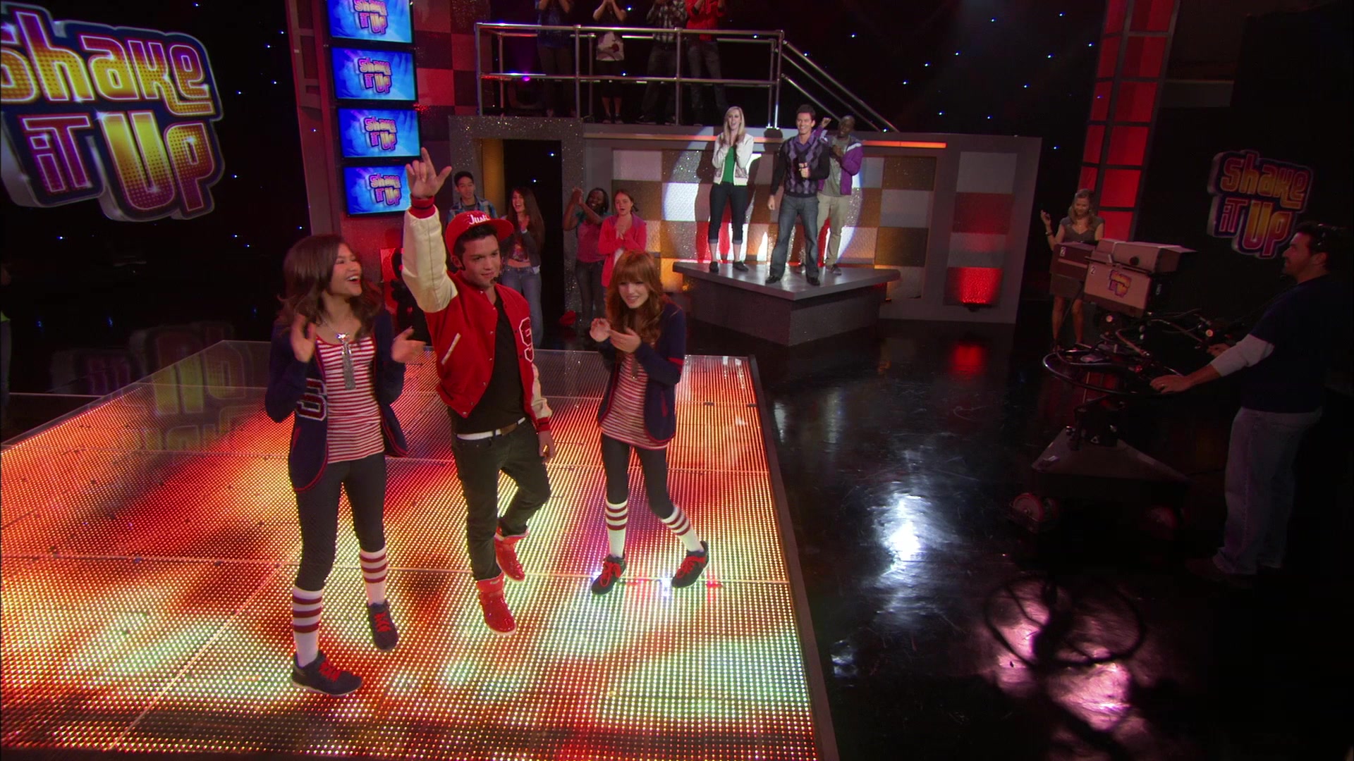Shake_It_Up_S01E06_1080p_BTD_002212.jpg