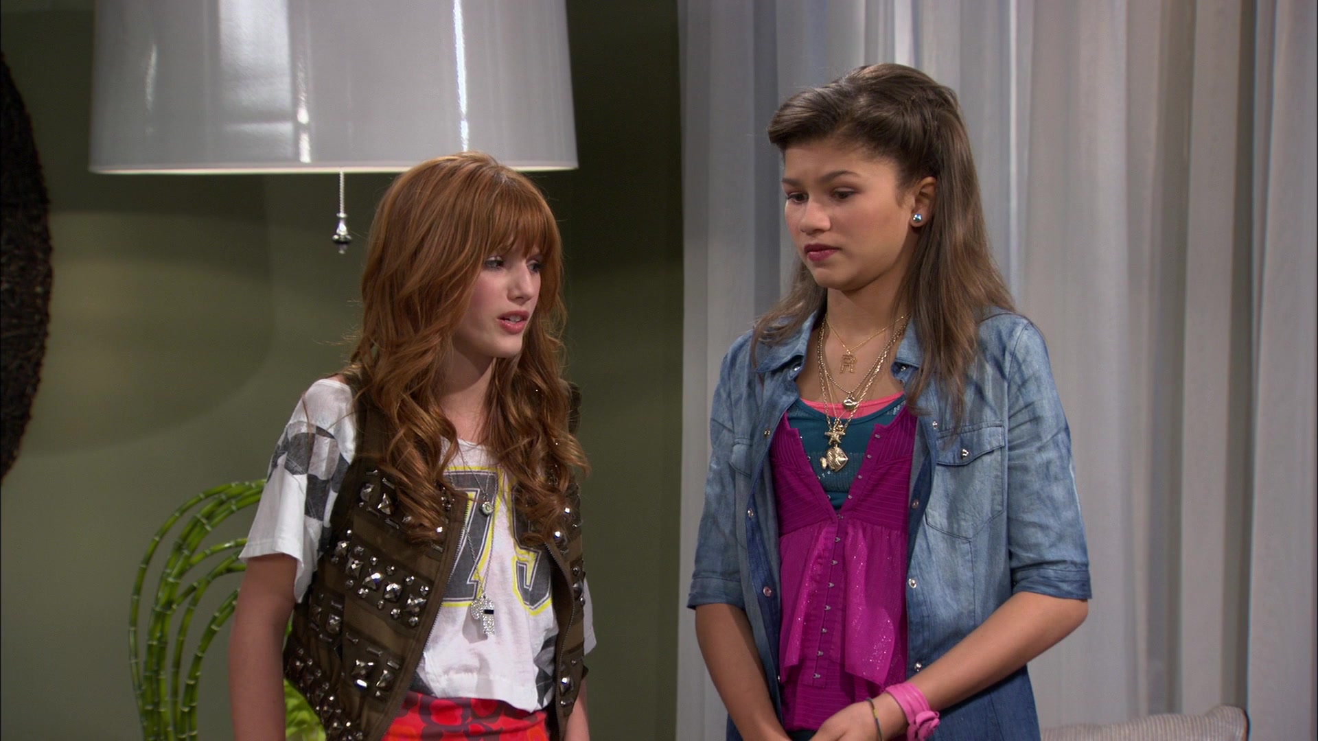 Shake_It_Up_S01E06_1080p_BTD_002686.jpg