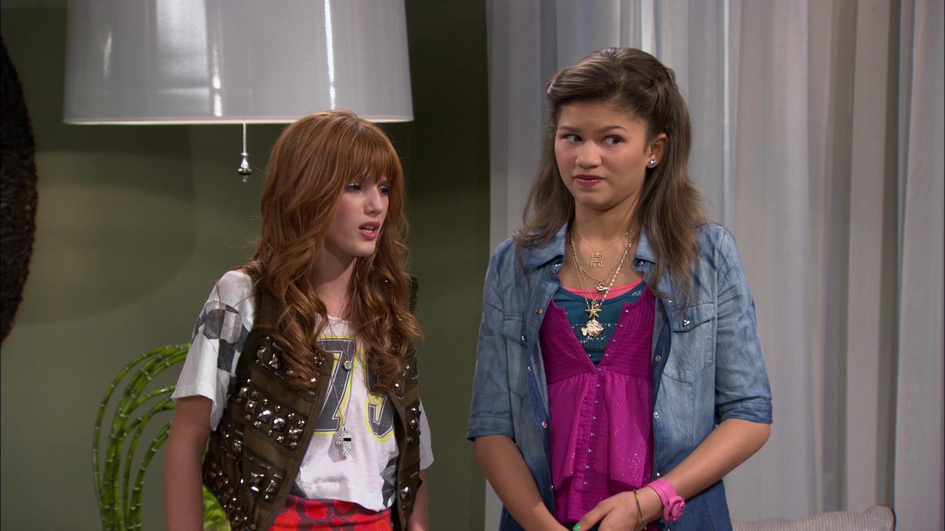 Shake_It_Up_S01E06_1080p_BTD_002687.jpg Shake_It_Up_S01E06_1080p_BTD_002687.jpg