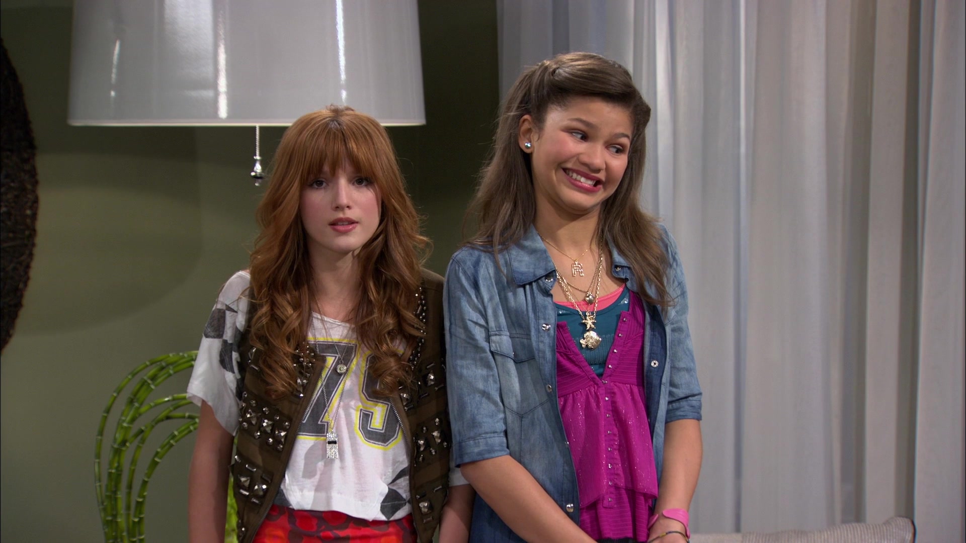 Shake_It_Up_S01E06_1080p_BTD_002729.jpg