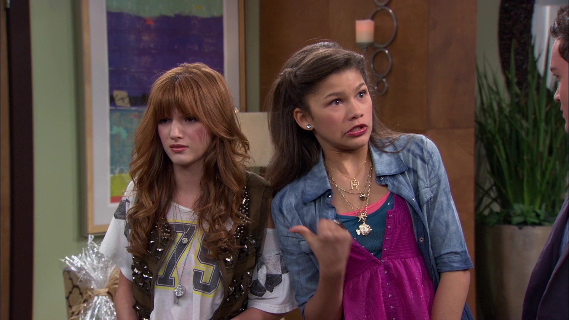 Shake_It_Up_S01E06_1080p_BTD_002755.jpg