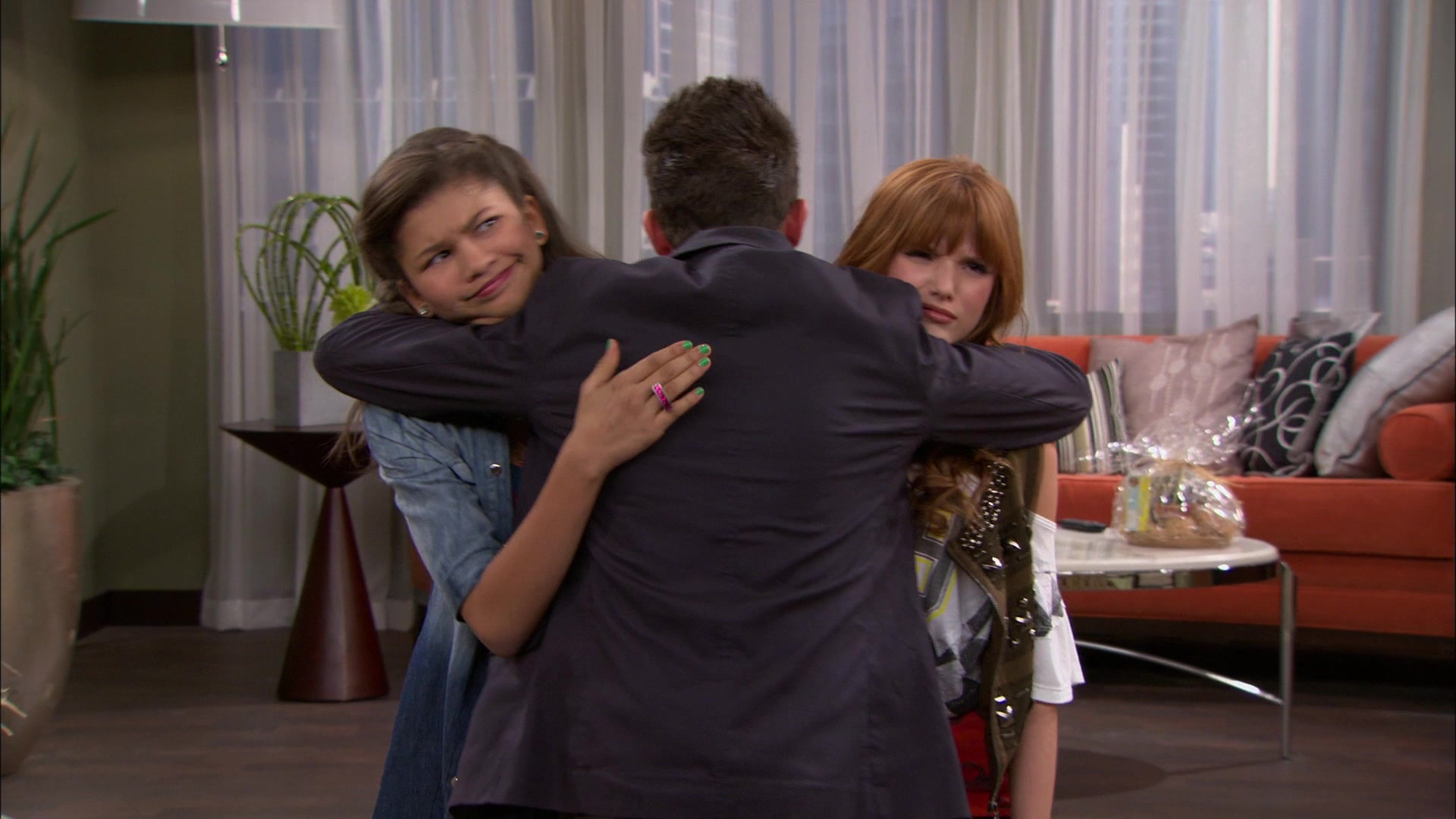 Shake_It_Up_S01E06_1080p_BTD_002790.jpg Shake_It_Up_S01E06_1080p_BTD_002790.jpg