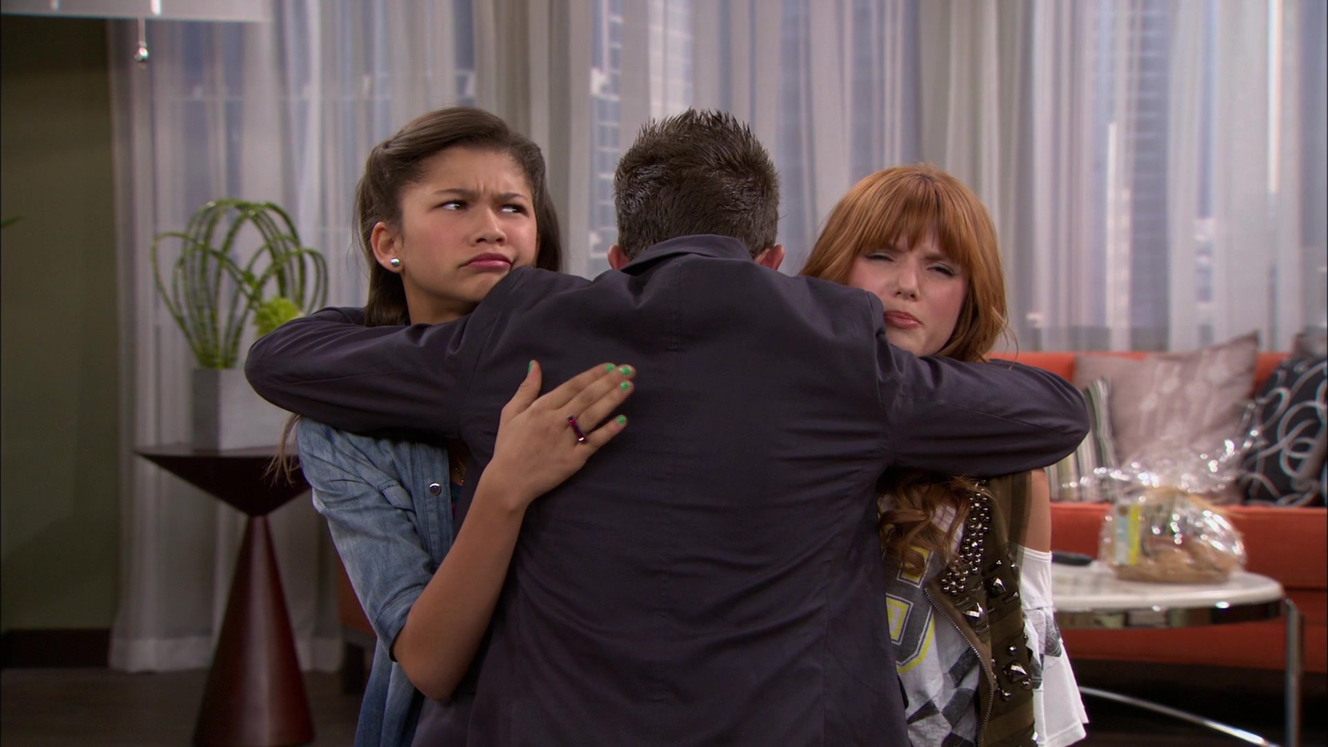 Shake_It_Up_S01E06_1080p_BTD_002797.jpg Shake_It_Up_S01E06_1080p_BTD_002797.jpg