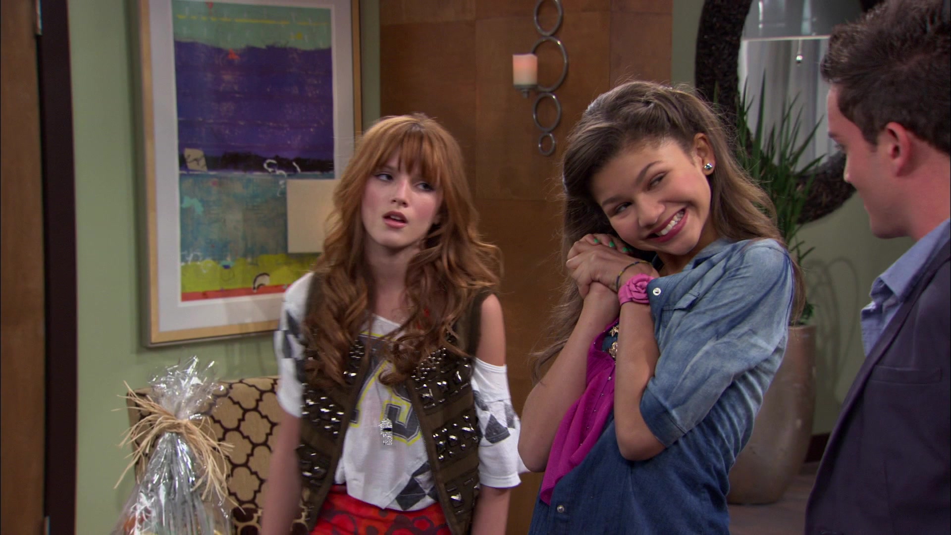 Shake_It_Up_S01E06_1080p_BTD_002816.jpg Shake_It_Up_S01E06_1080p_BTD_002816.jpg