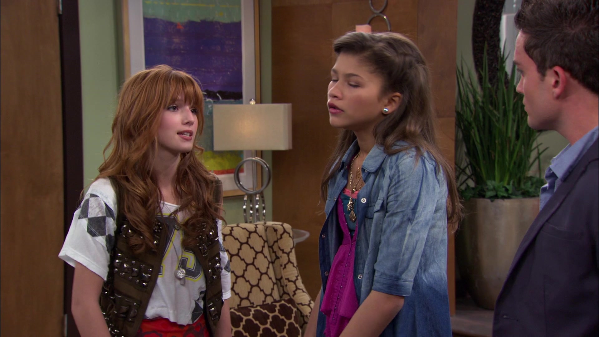 Shake_It_Up_S01E06_1080p_BTD_002838.jpg