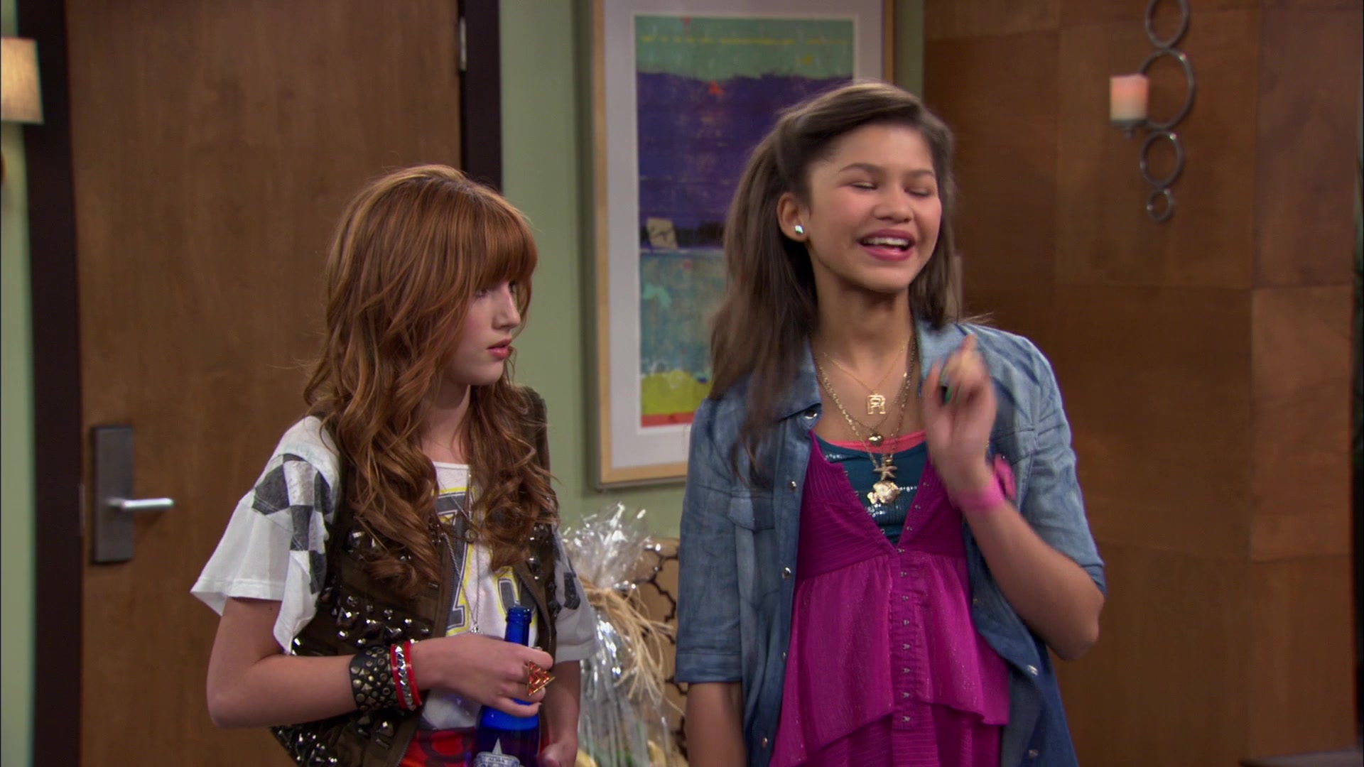 Shake_It_Up_S01E06_1080p_BTD_002924.jpg