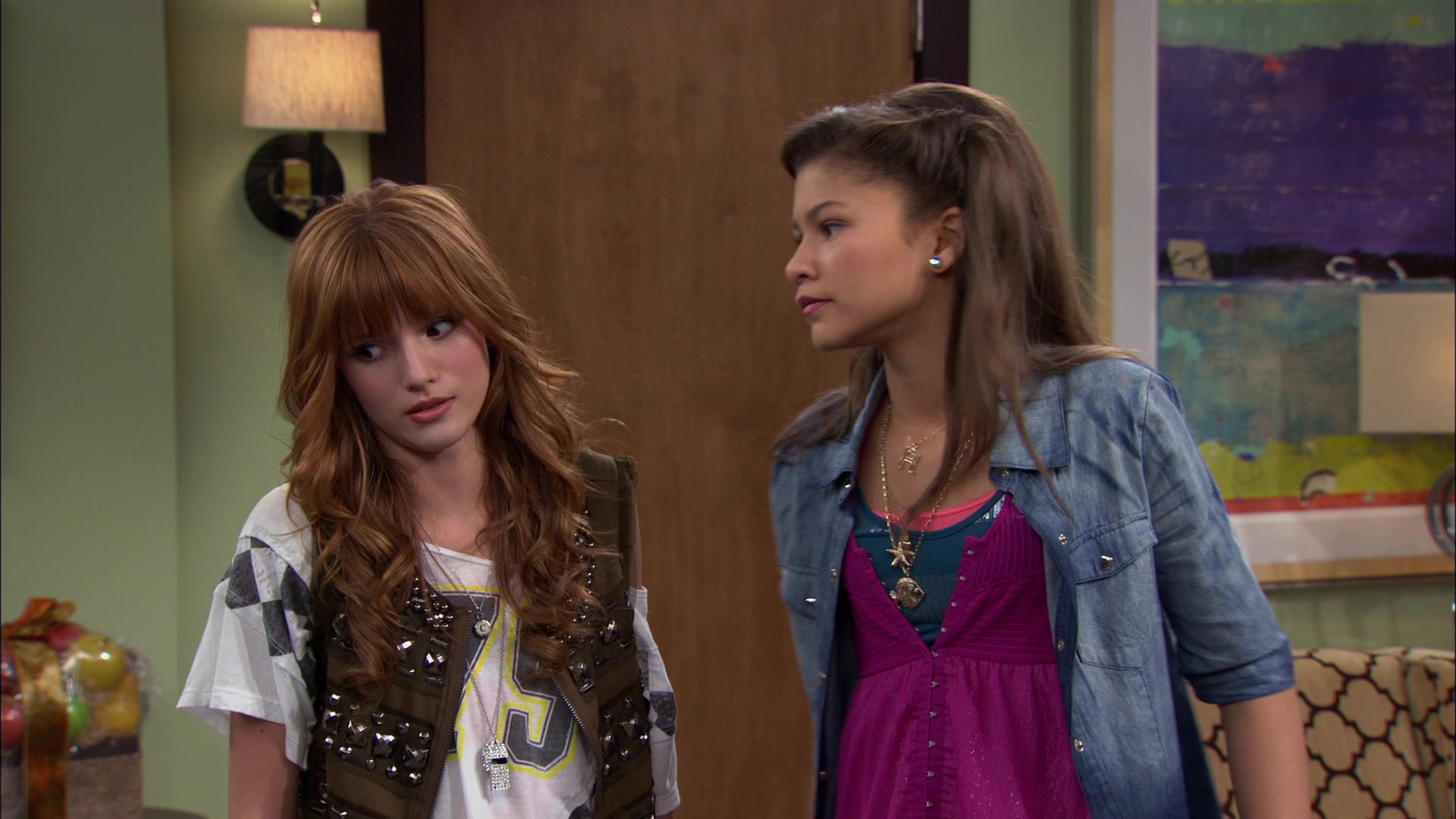 Shake_It_Up_S01E06_1080p_BTD_002967.jpg Shake_It_Up_S01E06_1080p_BTD_002967.jpg