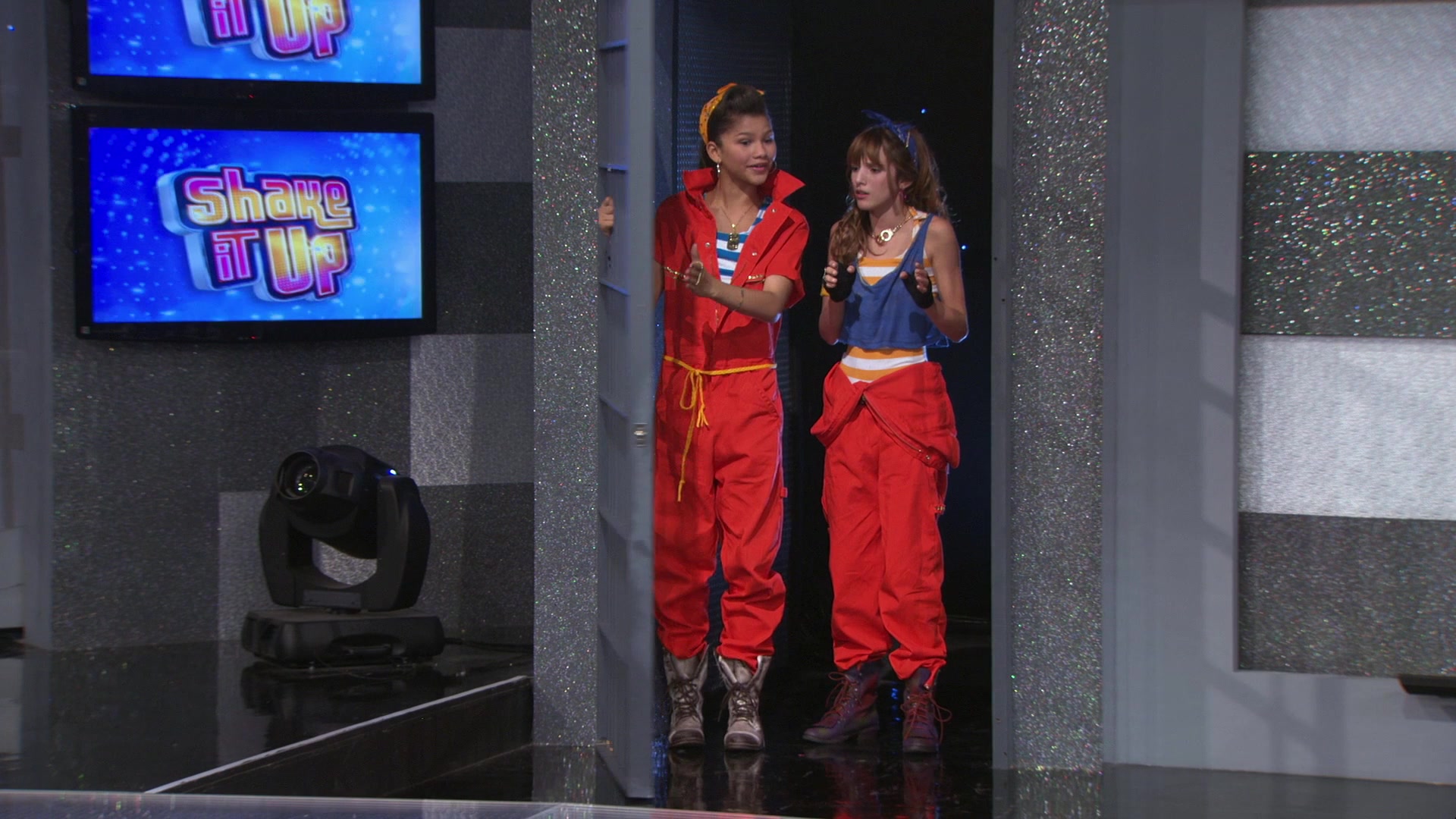 Shake_It_Up_S01E07_1080p_BTD_000255.jpg Shake_It_Up_S01E07_1080p_BTD_000255.jpg