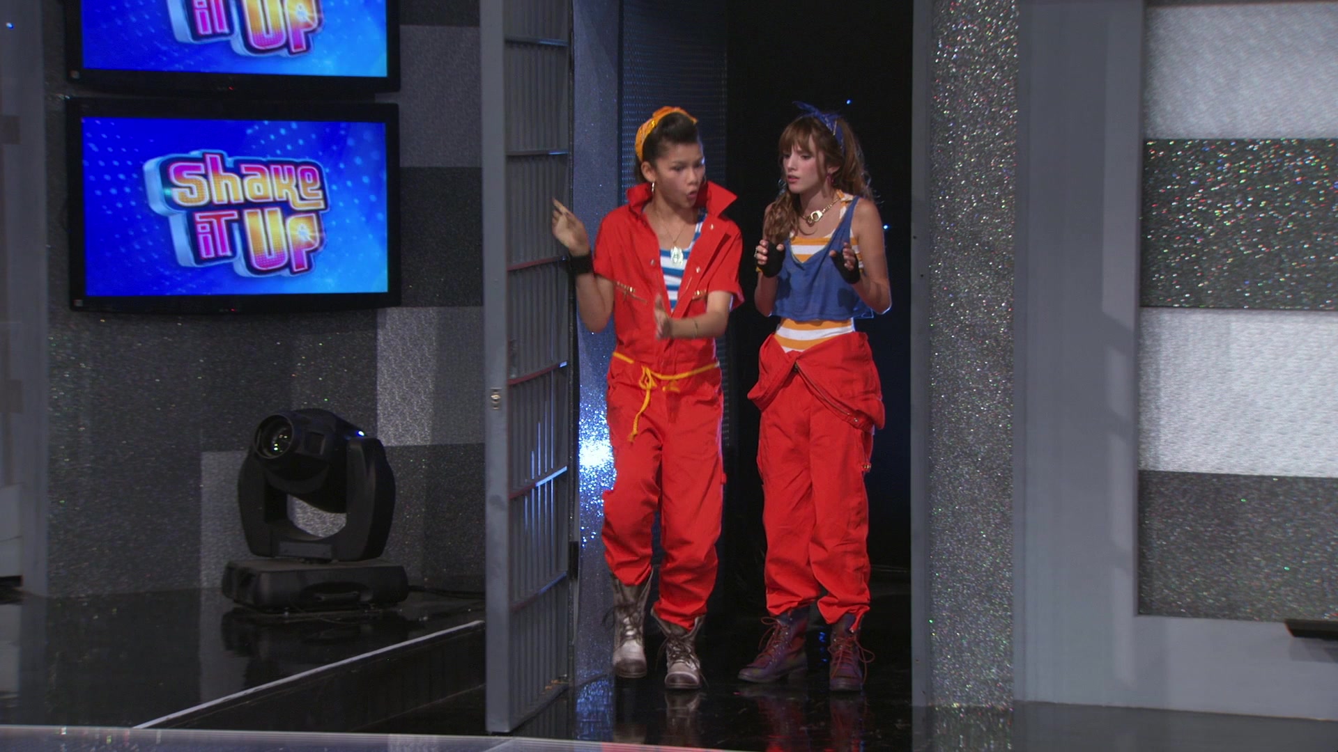 Shake_It_Up_S01E07_1080p_BTD_000256.jpg Shake_It_Up_S01E07_1080p_BTD_000256.jpg
