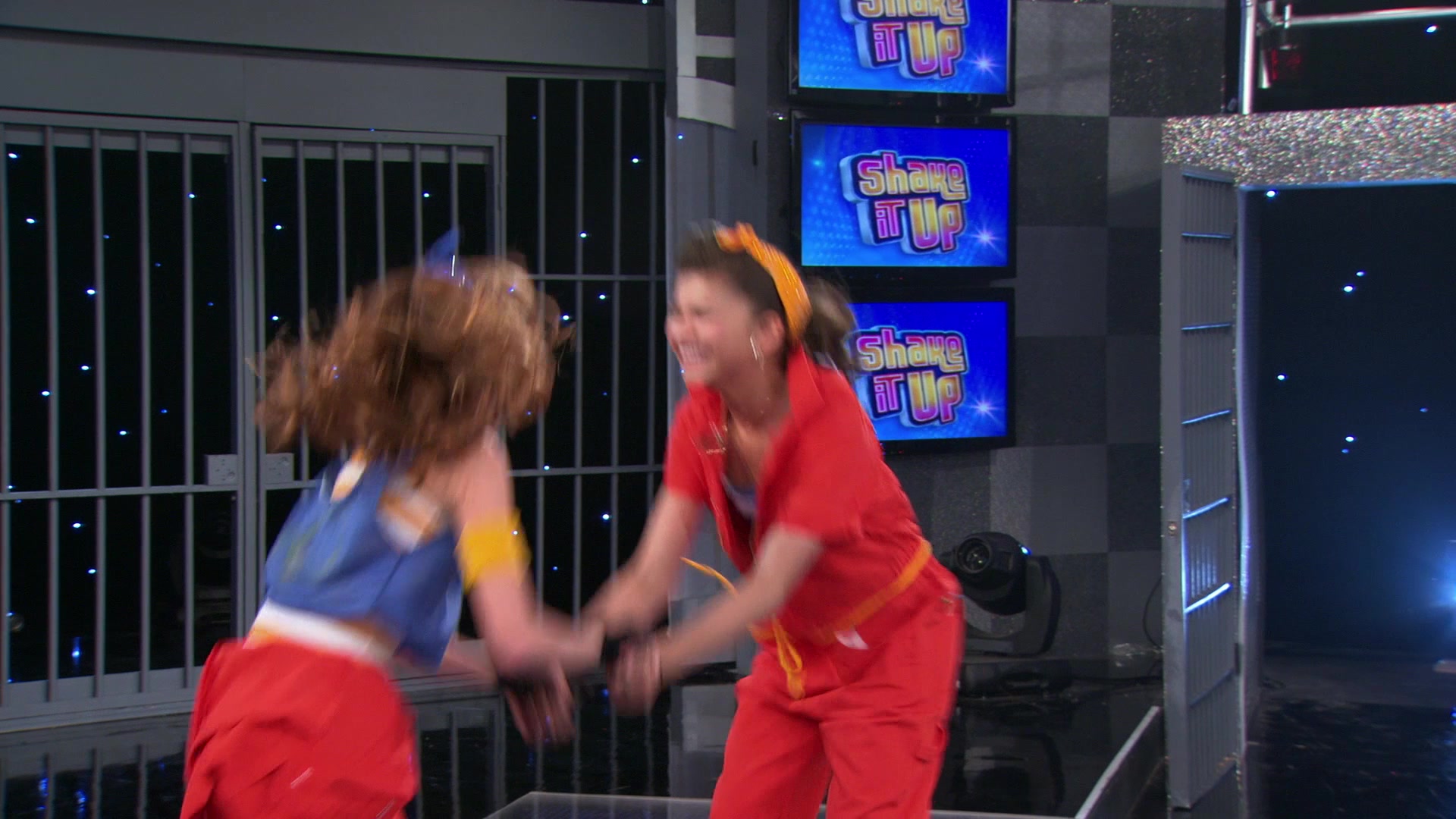 Shake_It_Up_S01E07_1080p_BTD_000394.jpg